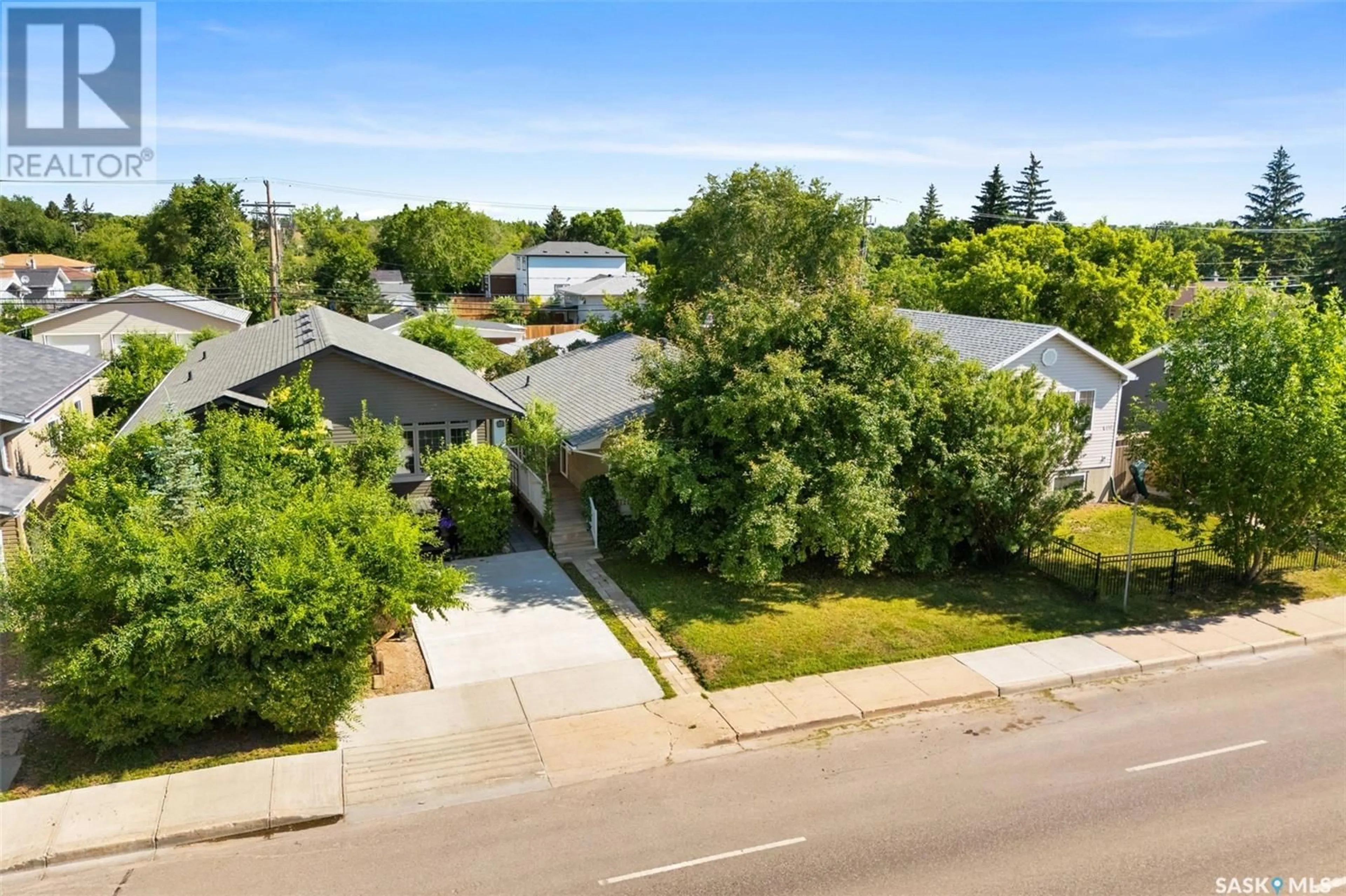 A pic from outside/outdoor area/front of a property/back of a property/a pic from drone, street for 6120 DEWDNEY AVENUE, Regina Saskatchewan S4T1E1