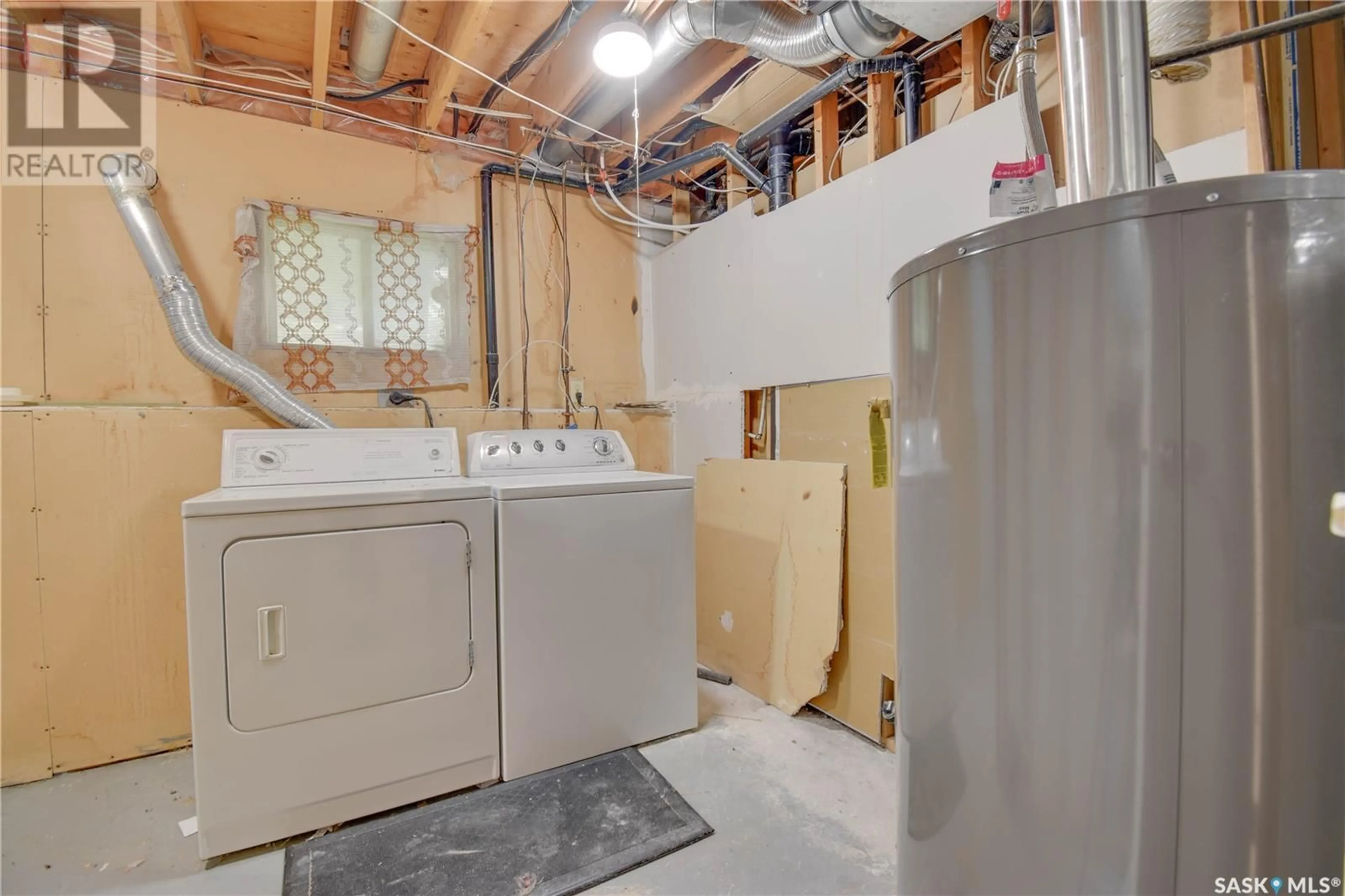Laundry room for 626 KINGSMERE BOULEVARD, Saskatoon Saskatchewan S7J3Y1