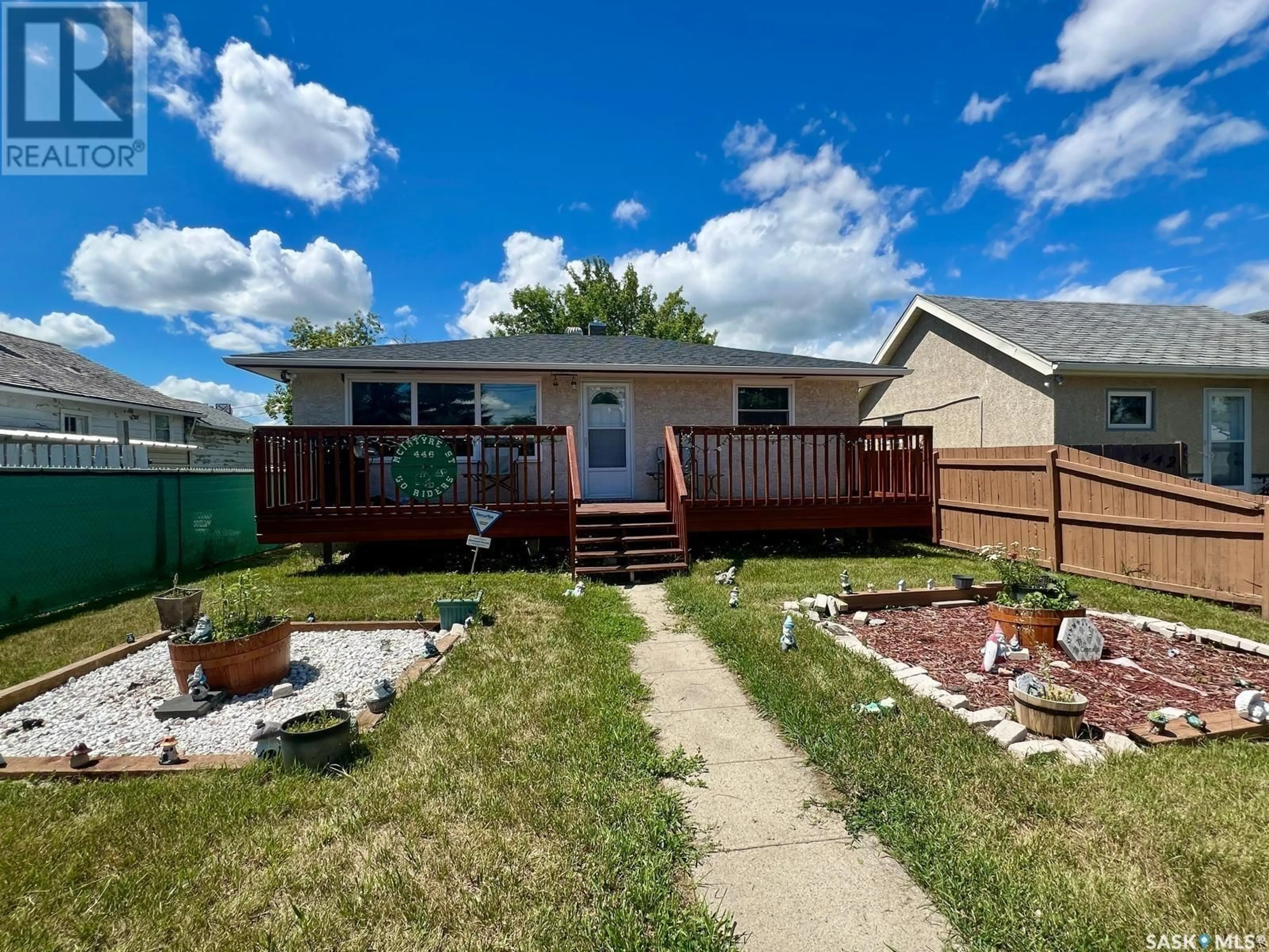 A pic from outside/outdoor area/front of a property/back of a property/a pic from drone, unknown for 446 MCINTYRE STREET, Regina Saskatchewan S4R2M3