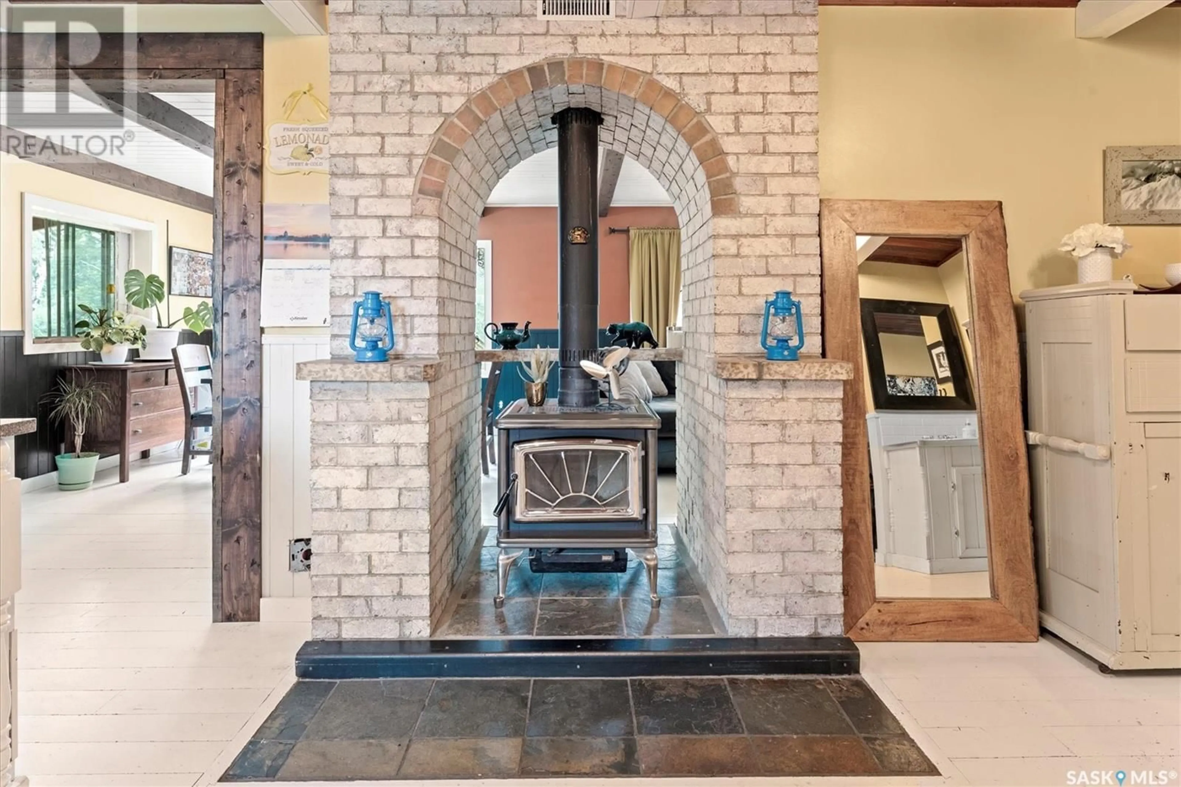 Indoor foyer for STABLE LIFE ACRES, Vanscoy Rm No. 345 Saskatchewan S0L3J0