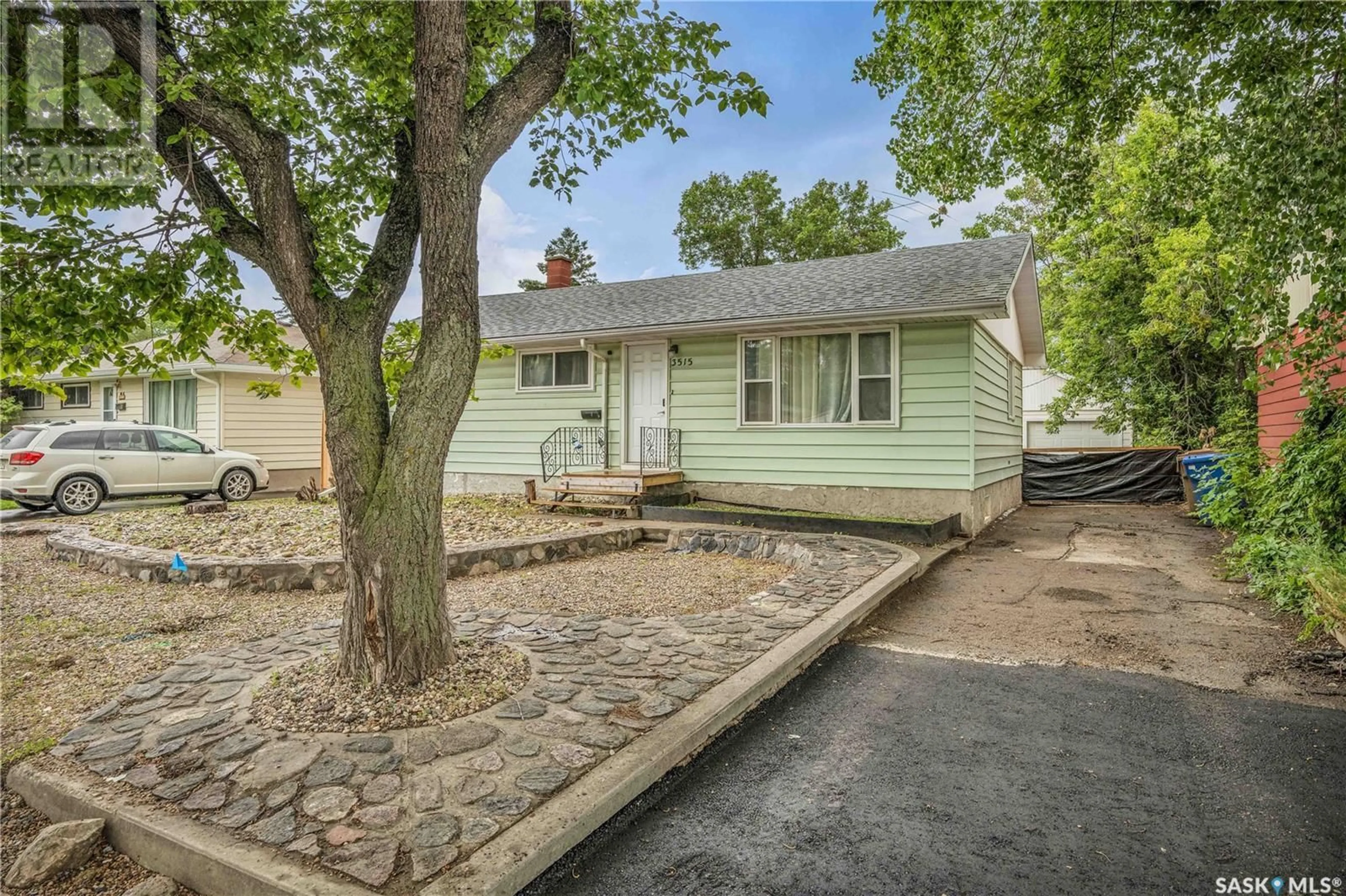 Unknown for 3515 LANG AVENUE, Regina Saskatchewan S4R3V3