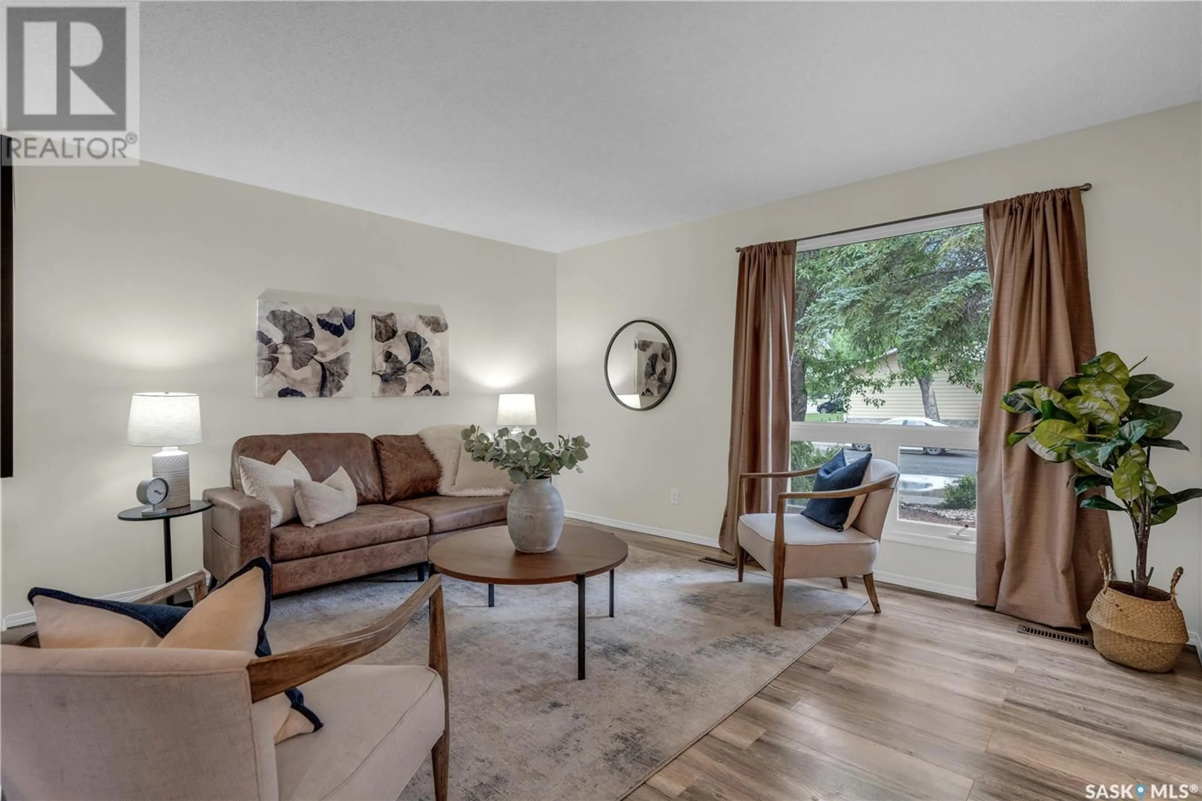 Living room with furniture, unknown for 322 MARKWELL DRIVE, Regina Saskatchewan S4X1N1