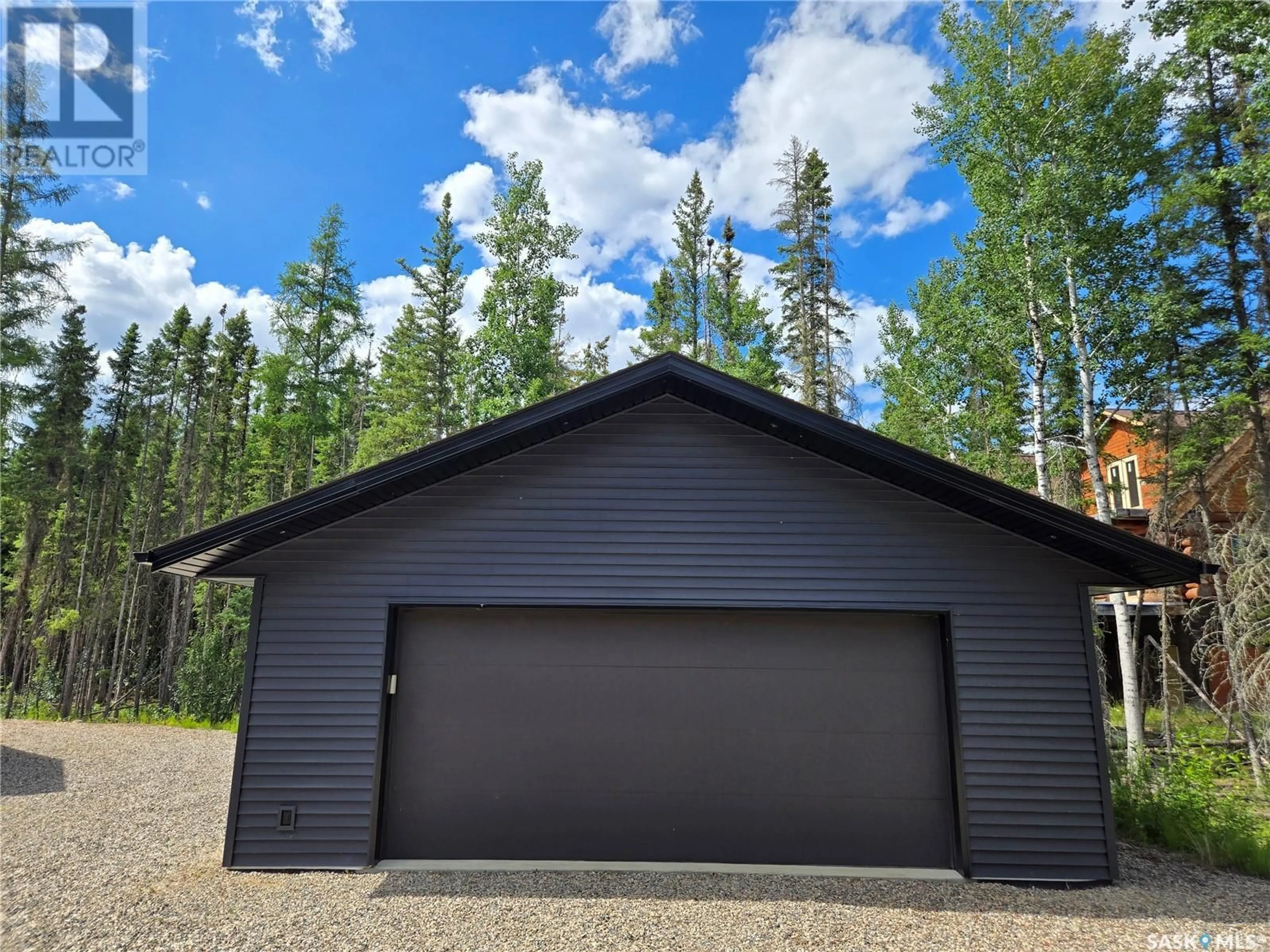 Indoor garage for 16 JORTAN DRIVE, Candle Lake Saskatchewan S0J3E0