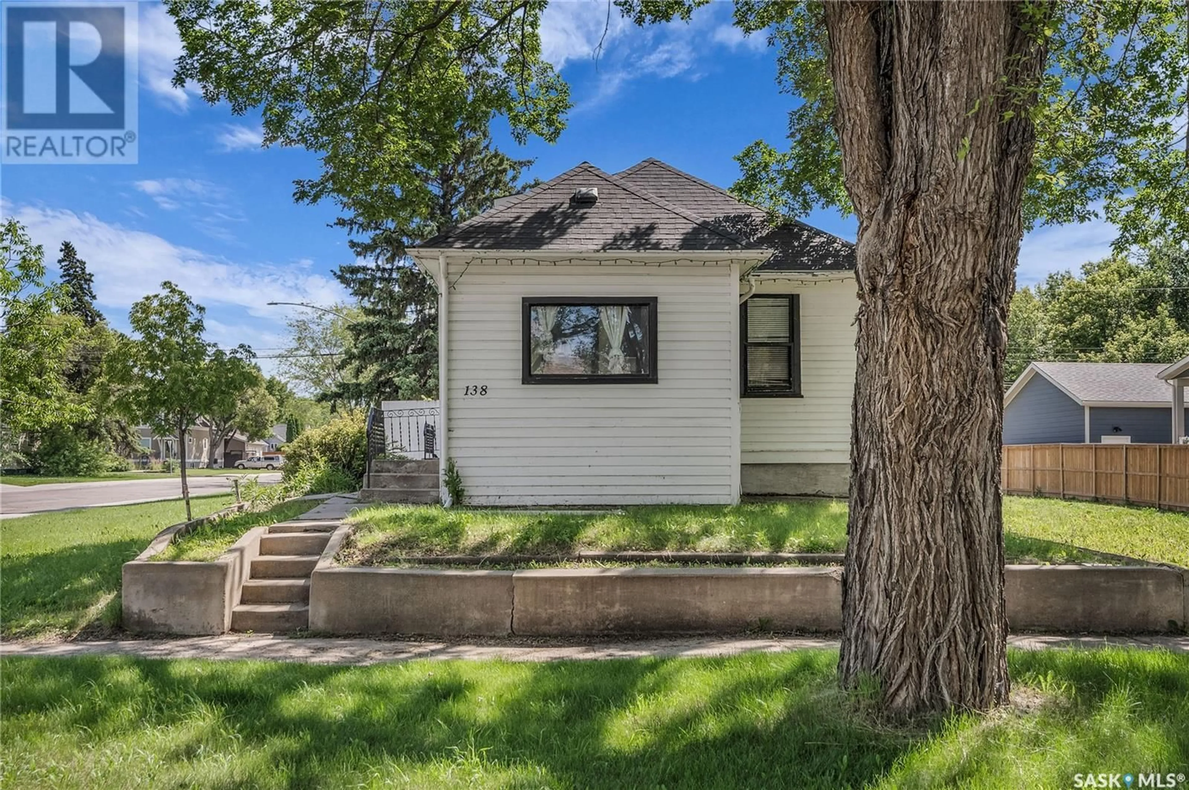 Home with vinyl exterior material, street for 138 4TH STREET, Saskatoon Saskatchewan S7H1H8