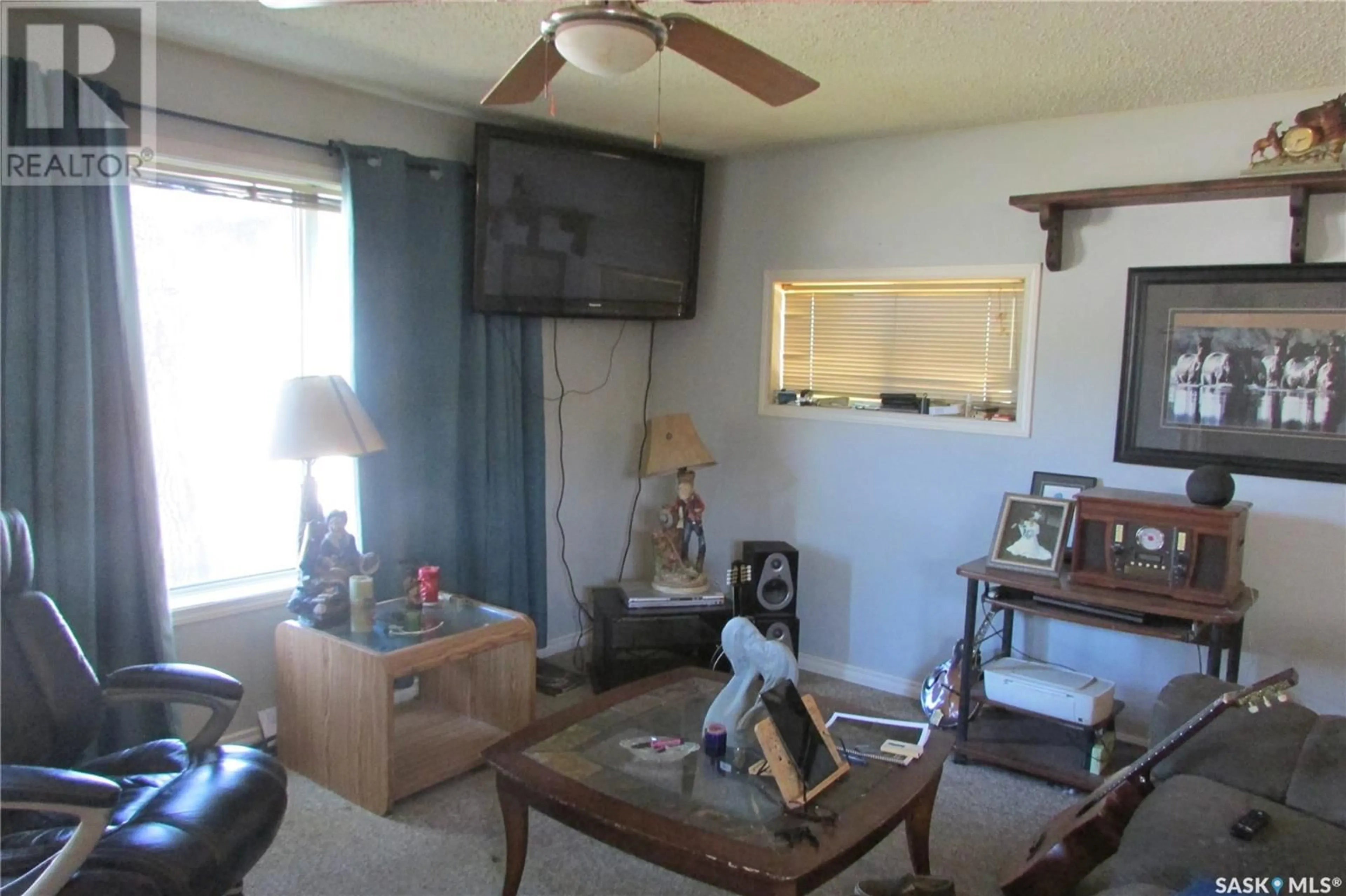 Living room with furniture, unknown for 1455 CONNAUGHT STREET, Regina Saskatchewan S4T4T1