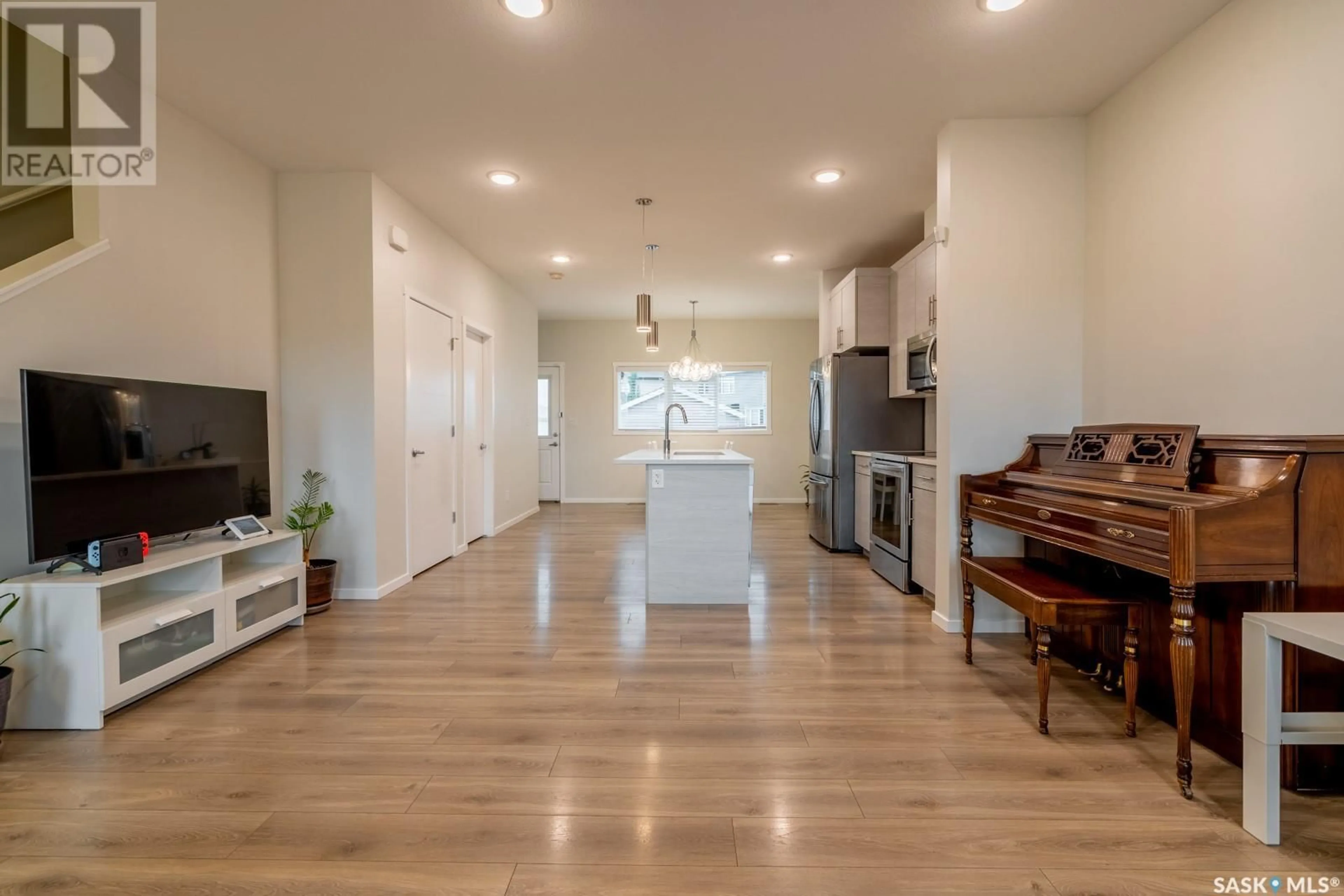 Unknown for 5008 PRIMROSE GREEN DRIVE, Regina Saskatchewan S4V3S5