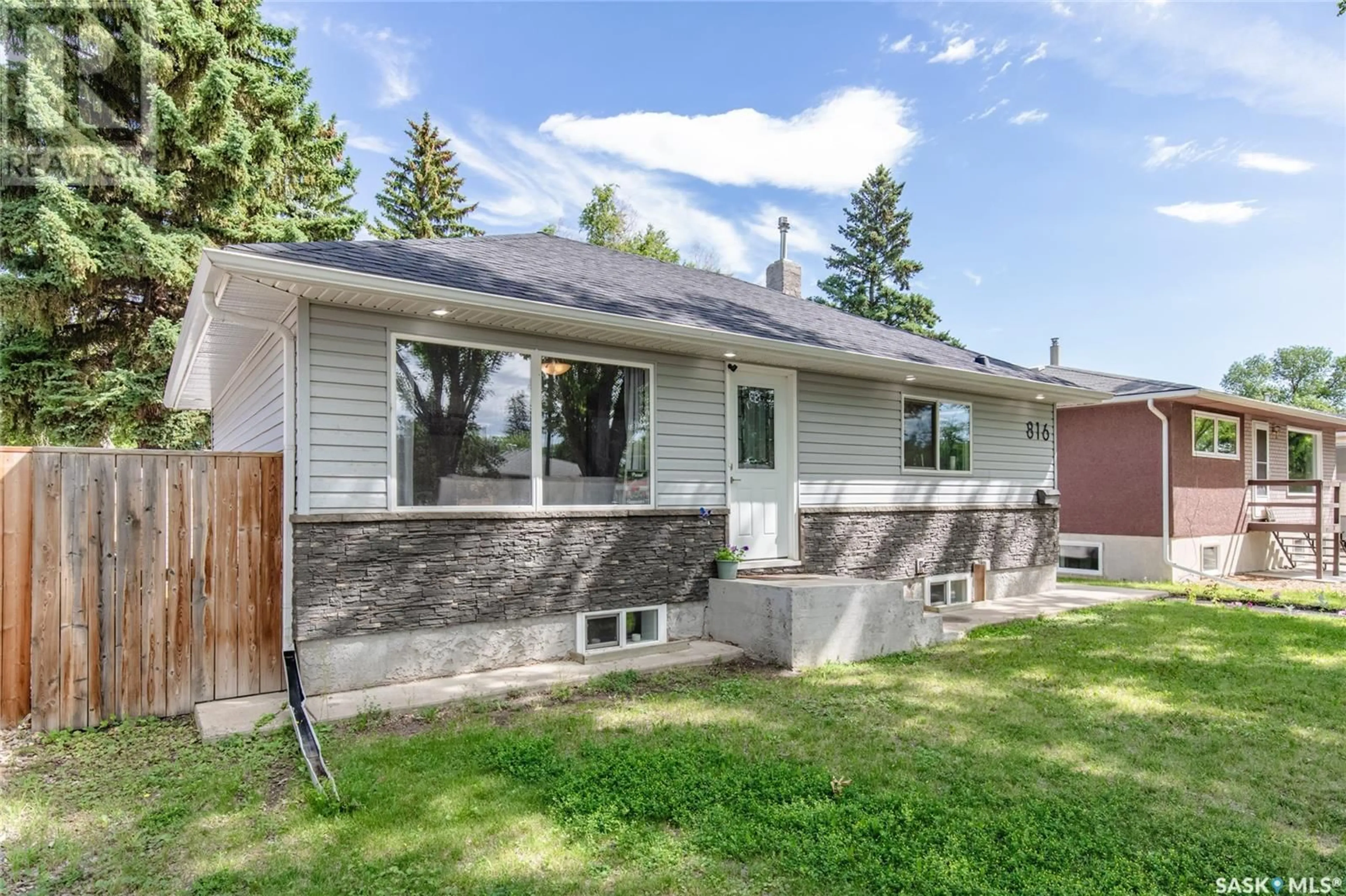 Unknown for 816 GRANDVIEW STREET, Moose Jaw Saskatchewan S6H5L8