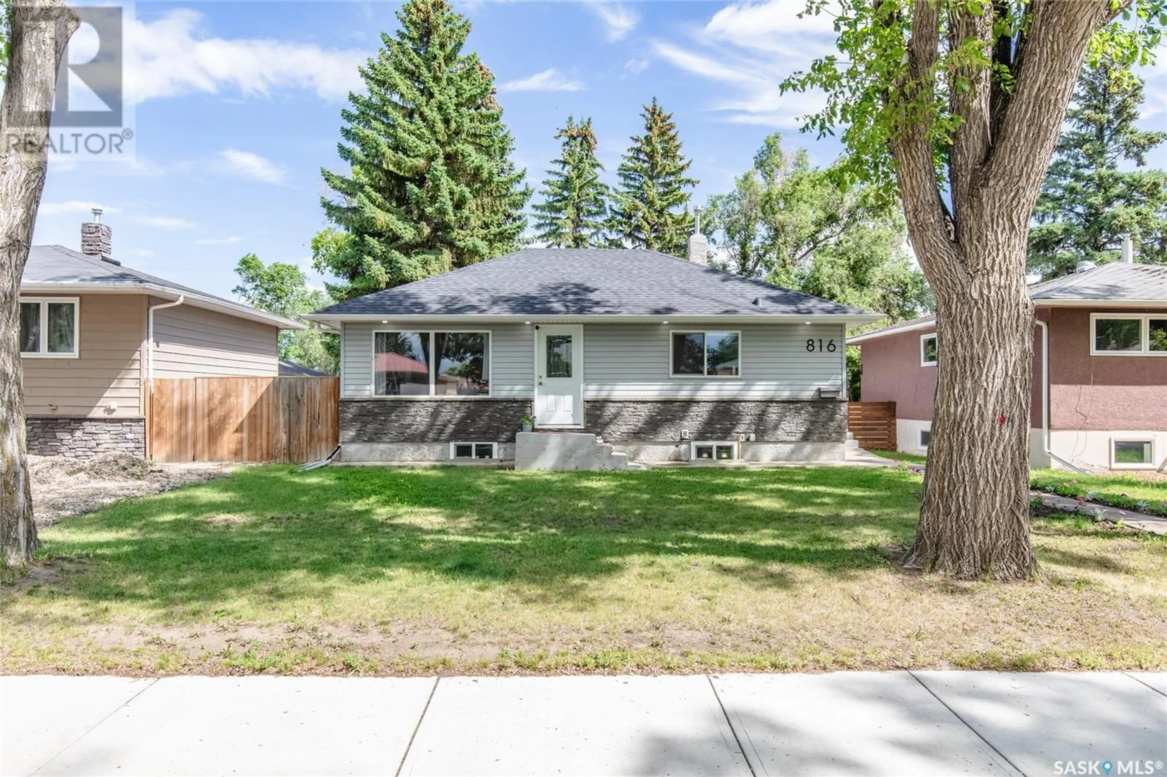 Unknown for 816 GRANDVIEW STREET, Moose Jaw Saskatchewan S6H5L8