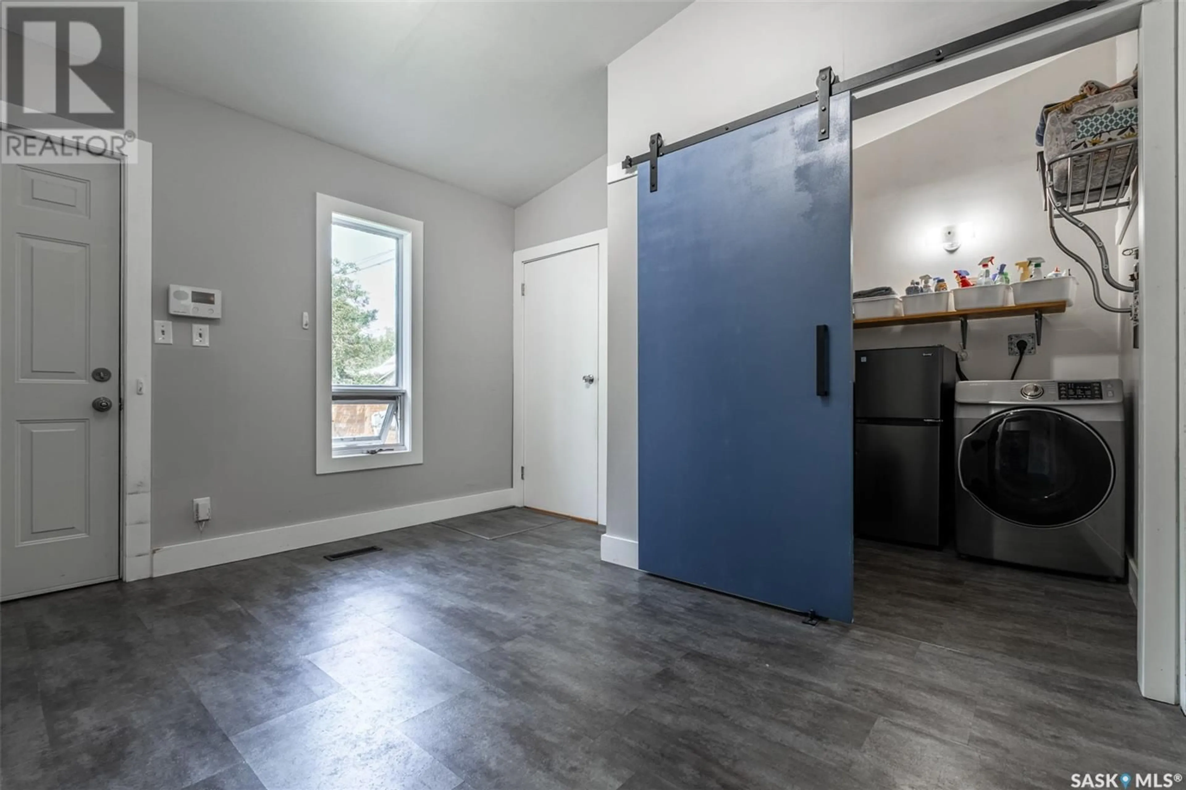 Unknown for 927 G AVENUE, Saskatoon Saskatchewan S7L1Z8