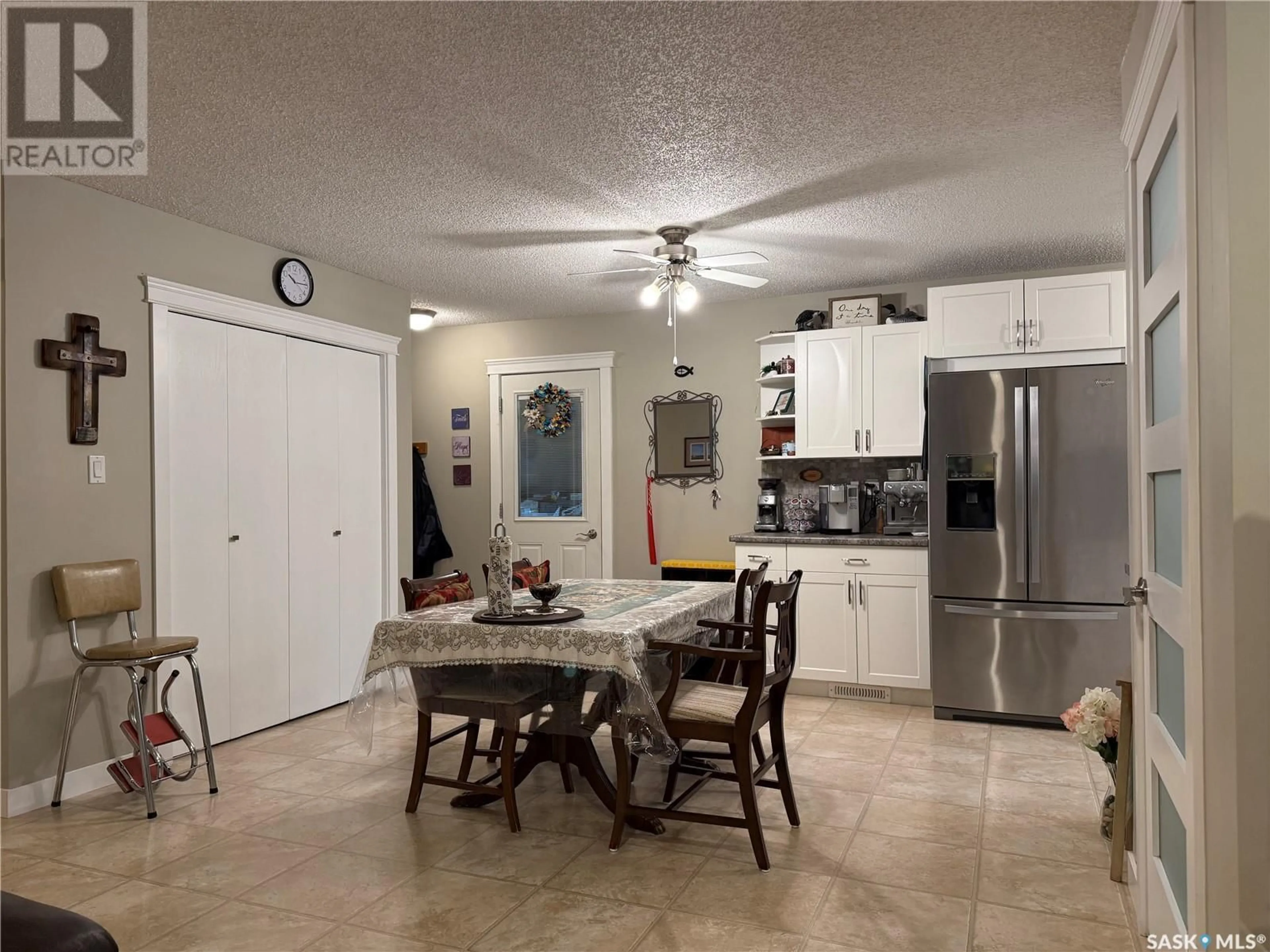 Open concept kitchen, ceramic/tile floor for 21 CENTENNIAL CRESCENT, Humboldt Saskatchewan S0K2A0