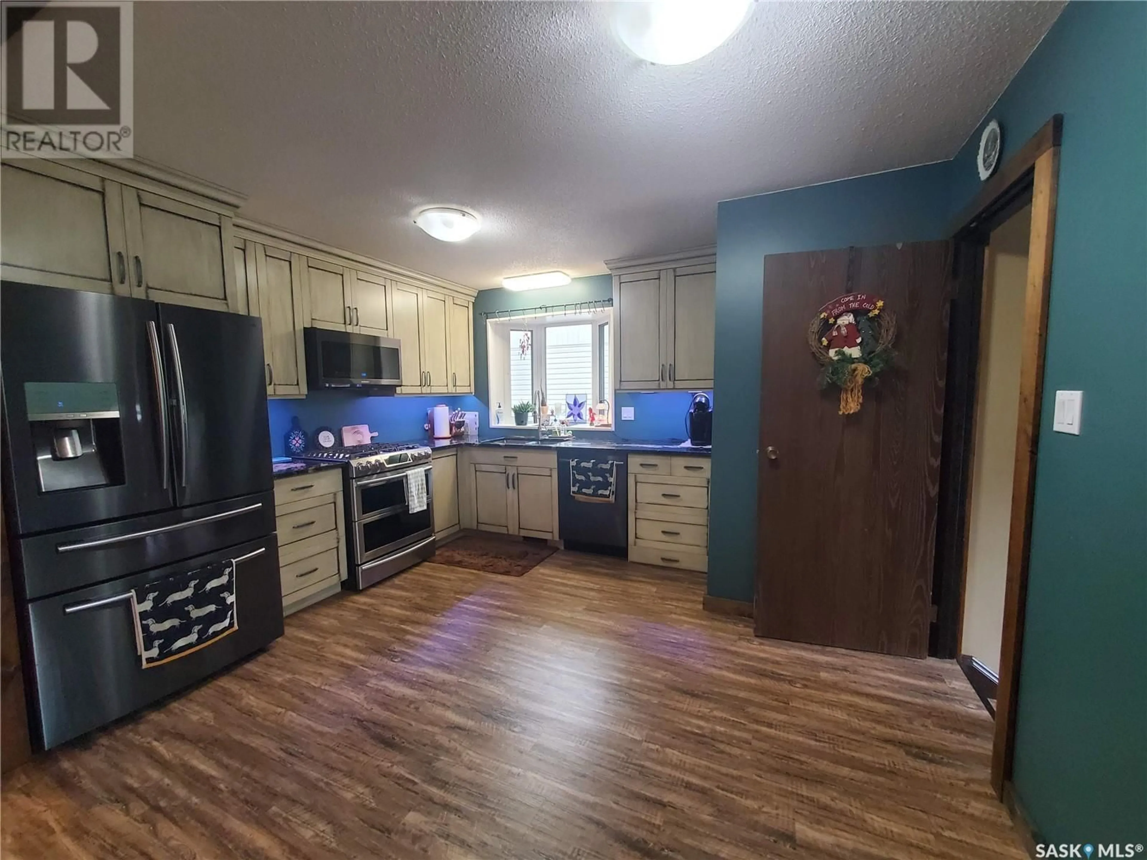 Standard kitchen, unknown for 492 STEWART STREET, Kamsack Saskatchewan S0A1S0