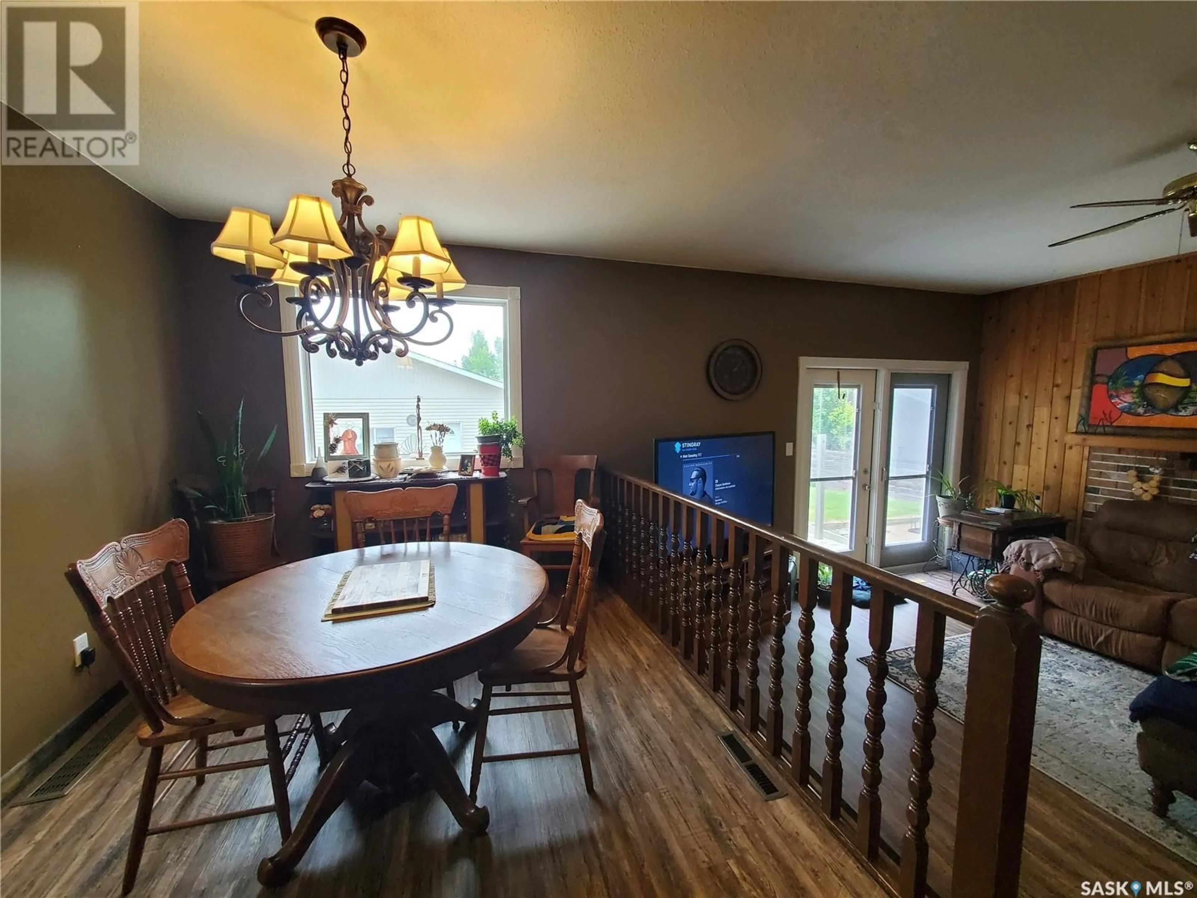 Dining room, wood/laminate floor for 492 STEWART STREET, Kamsack Saskatchewan S0A1S0