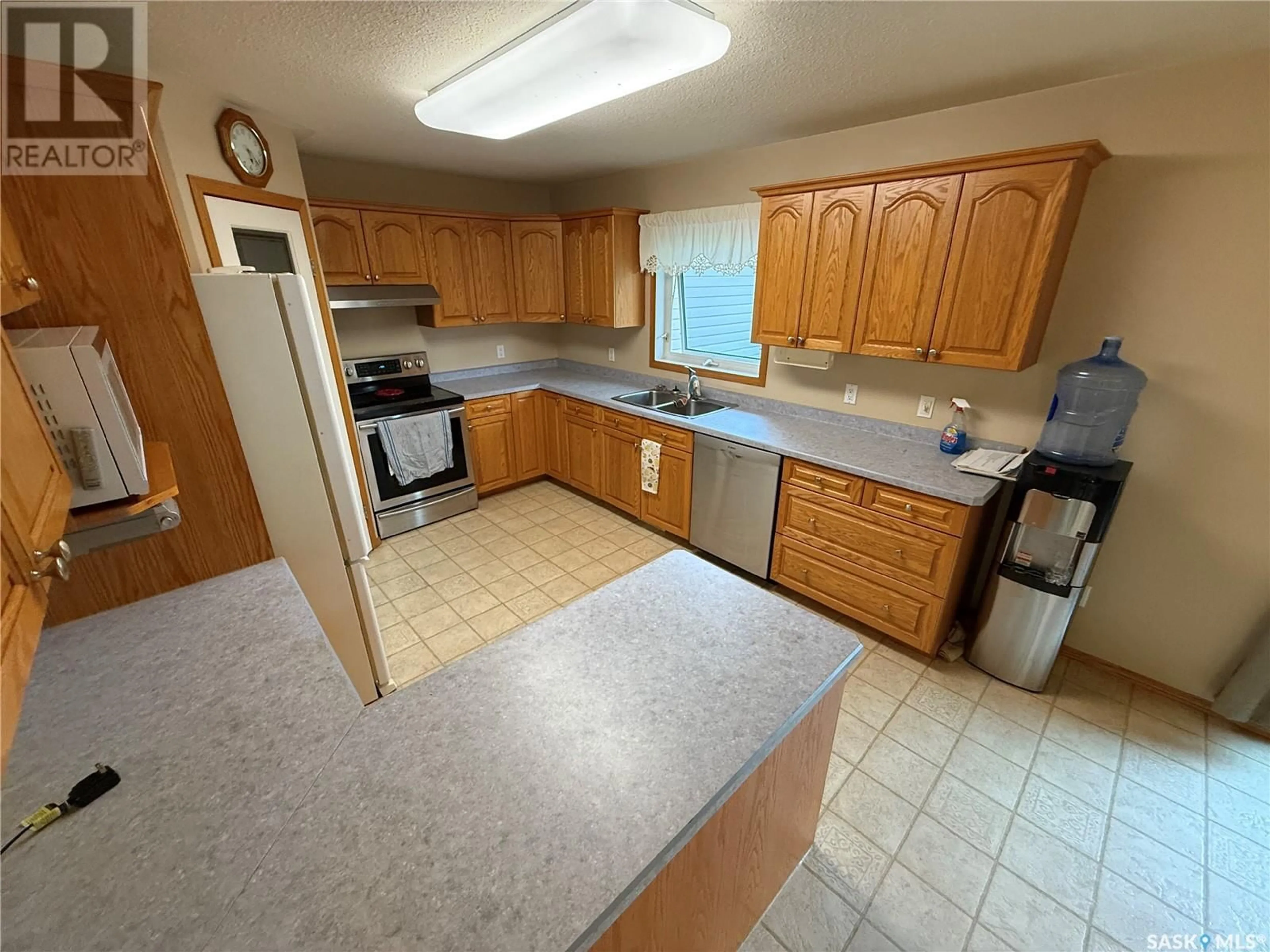 Standard kitchen, unknown for 100 6TH AVENUE, Shellbrook Saskatchewan S0J2E0