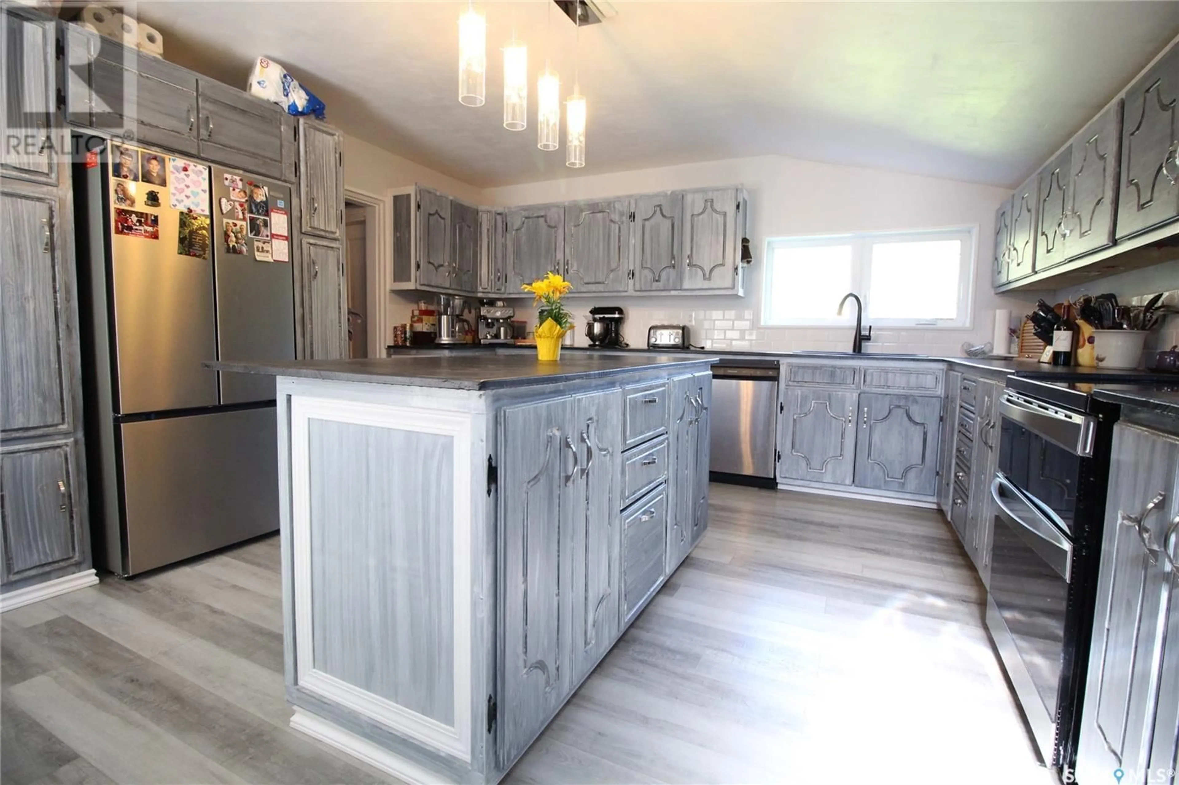 Unknown for 802 WINDOVER AVENUE, Moosomin Saskatchewan S0G3N0