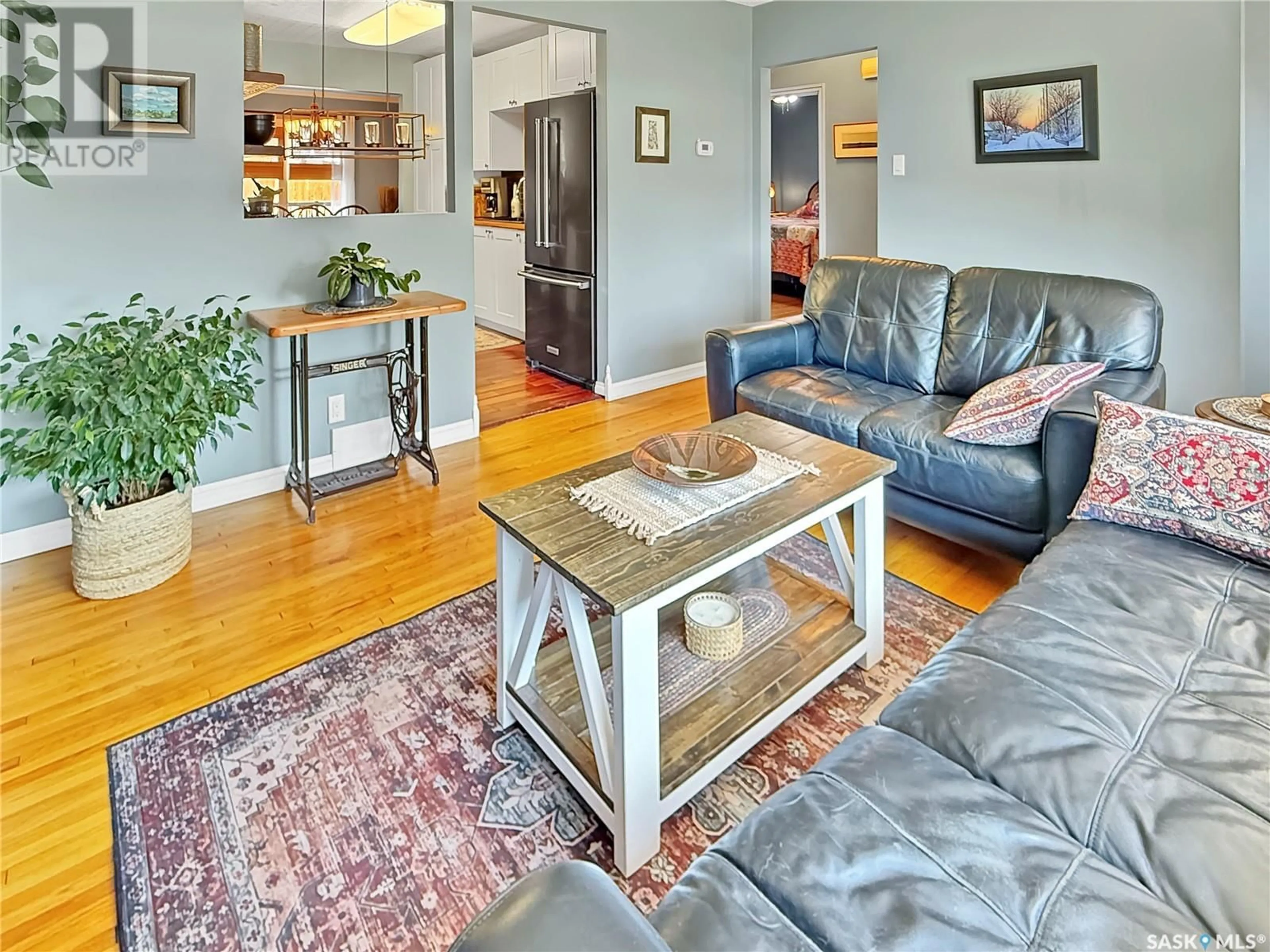 Living room with furniture, unknown for 577 RUTHERFORD STREET, Swift Current Saskatchewan S9H3X8