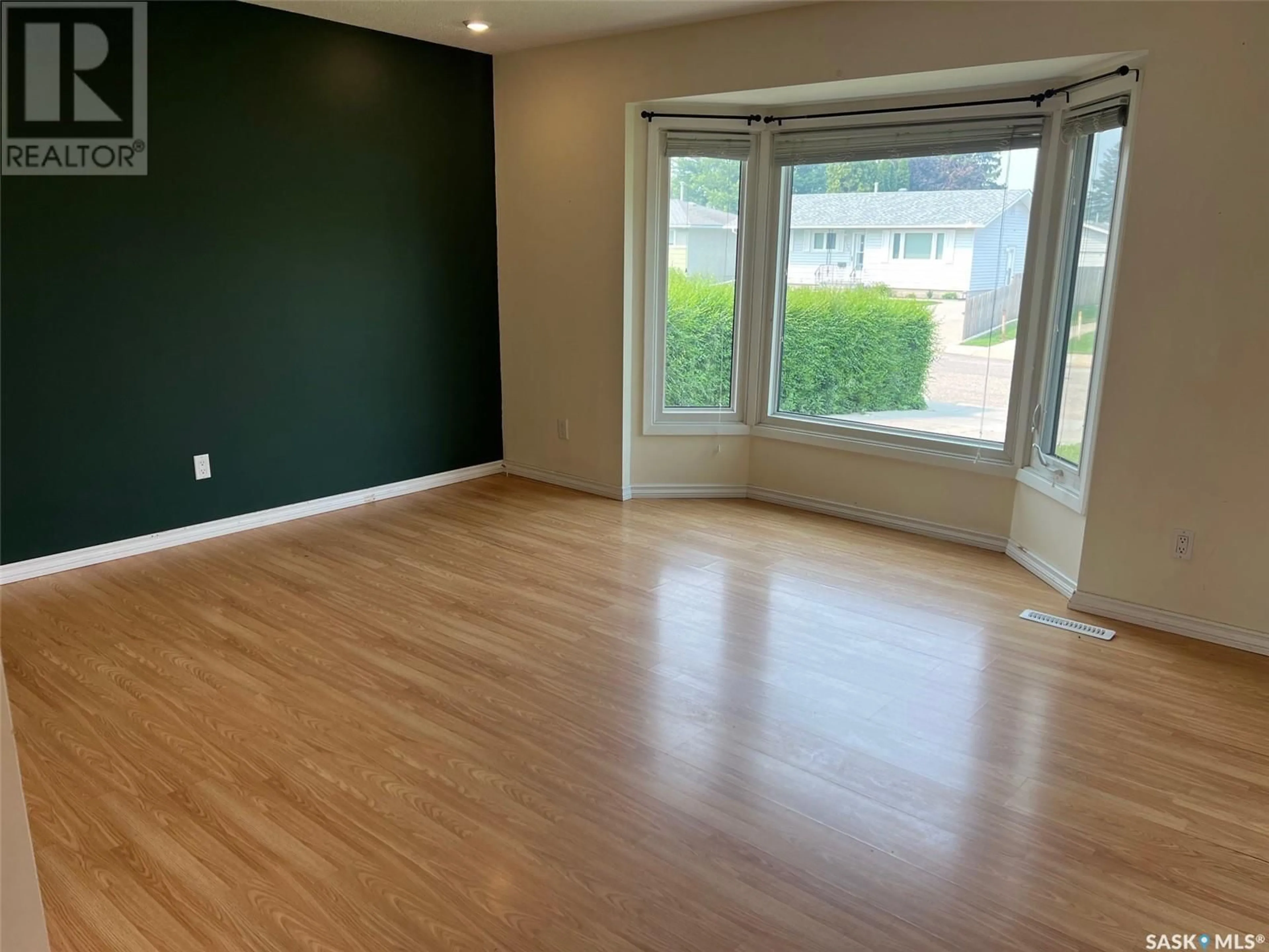 A pic of a room for 1118 Y AVENUE, Saskatoon Saskatchewan S7L3L6
