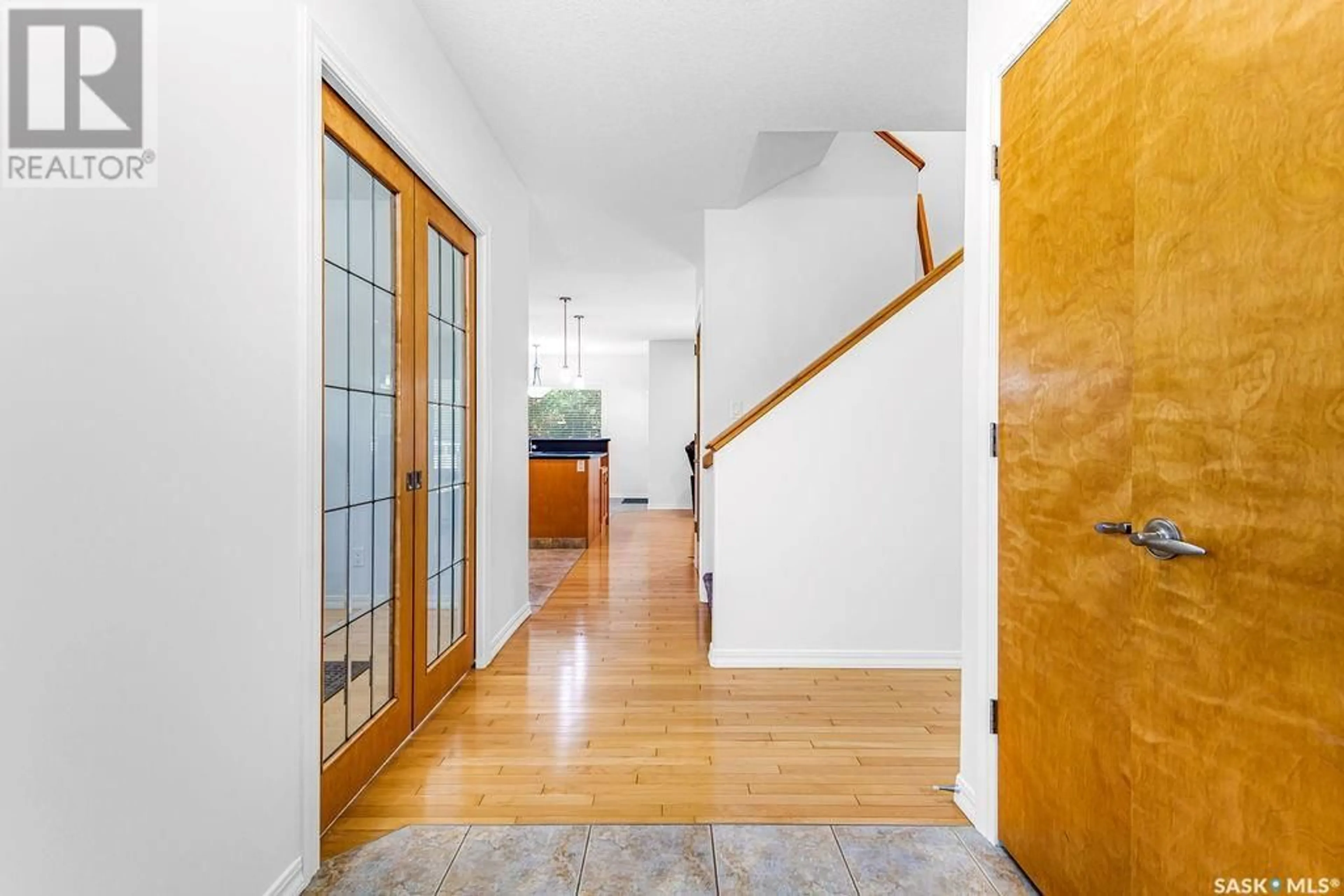 Indoor foyer for 3275 WINDSOR PARK CRESCENT, Regina Saskatchewan S4V3B2