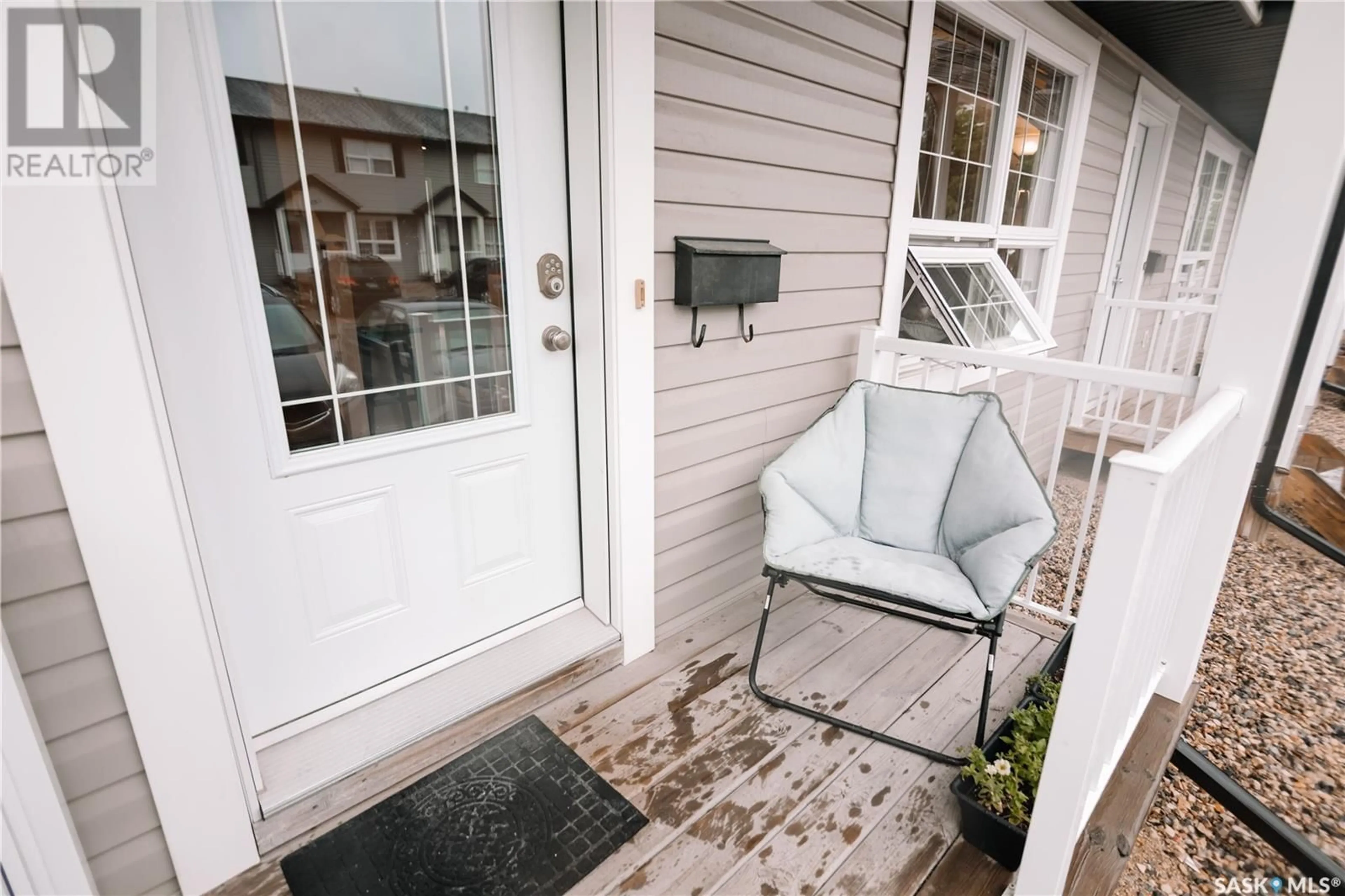 Patio, street for 4500 - 34 CHILD AVENUE, Regina Saskatchewan S4X0A8