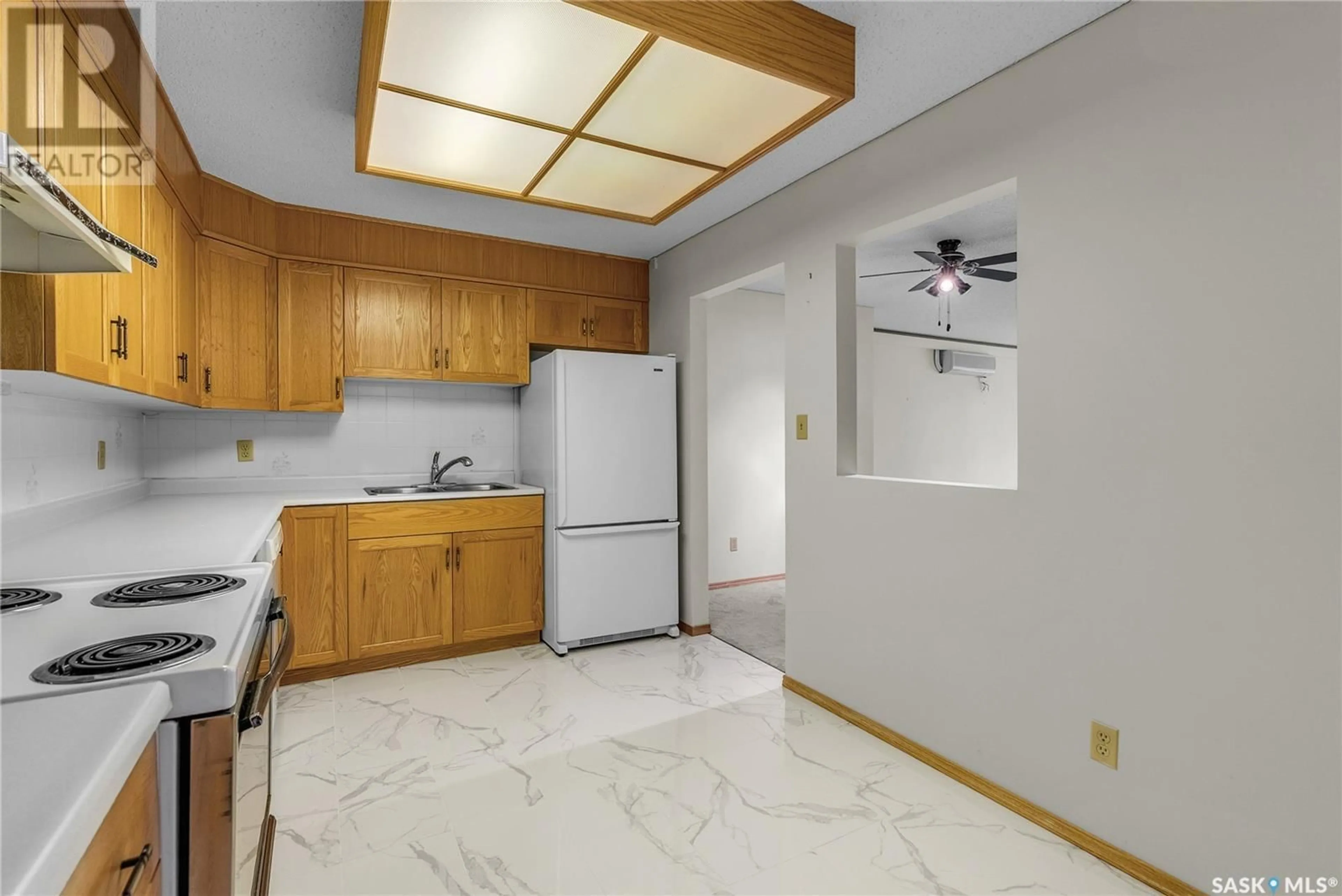 Standard kitchen, ceramic/tile floor for 306 - 921 MAIN STREET, Saskatoon Saskatchewan S7H0K4