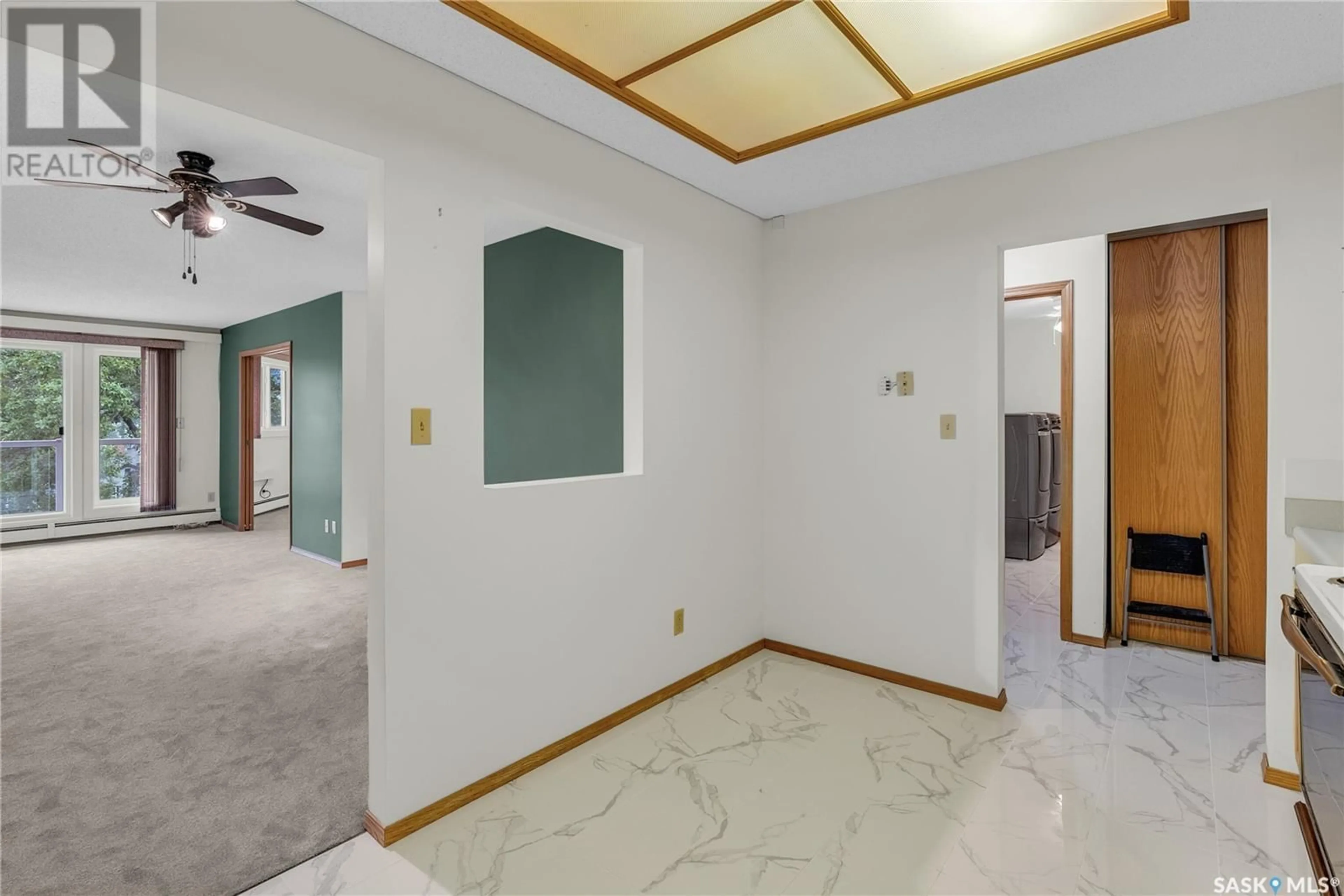 Indoor foyer for 306 - 921 MAIN STREET, Saskatoon Saskatchewan S7H0K4