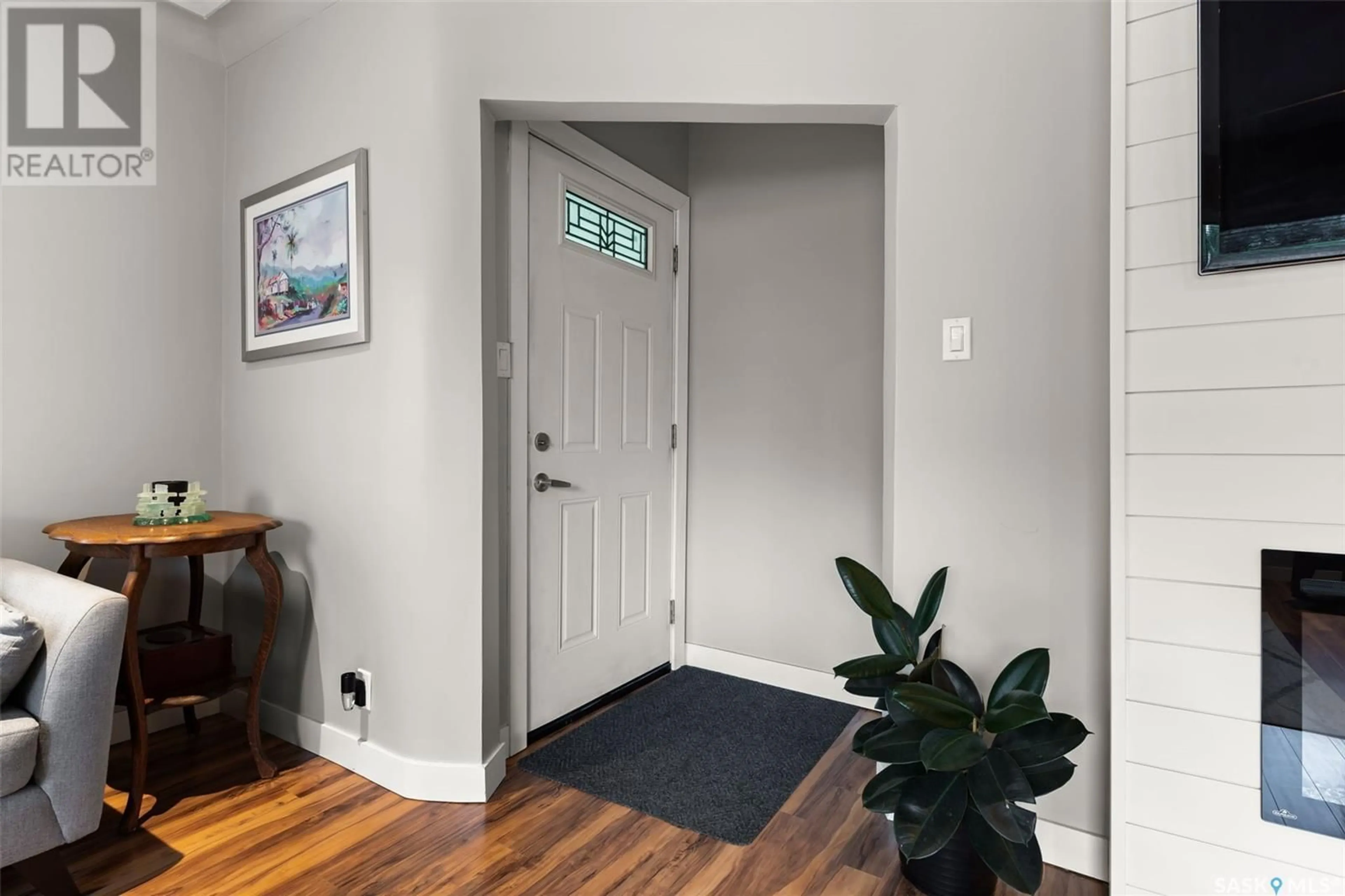 Indoor entryway for 3802 20TH AVENUE, Regina Saskatchewan S4S0P4
