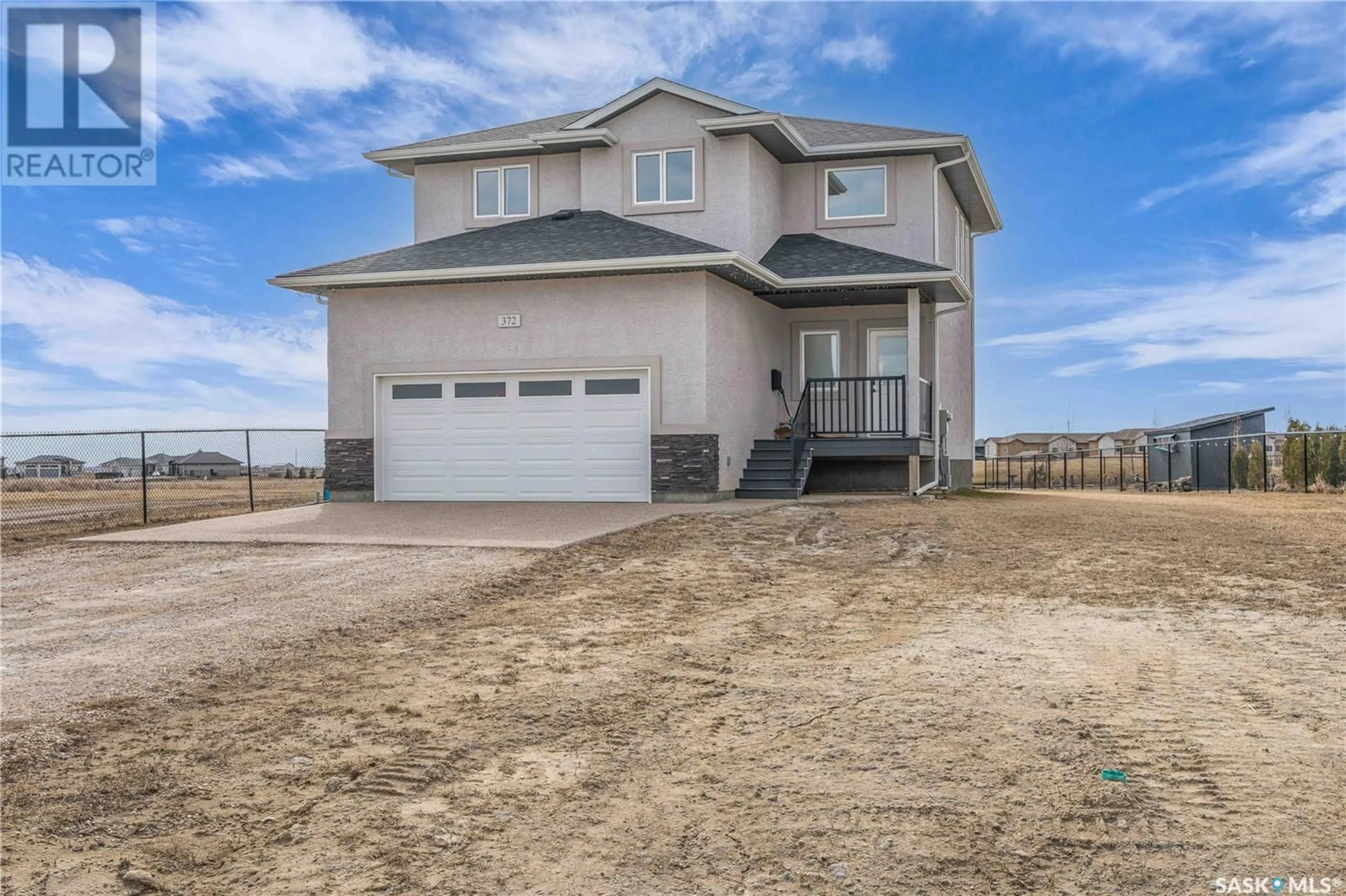 Home with vinyl exterior material, street for 372 EMERALD PARK ROAD, Edenwold Rm No. 158 Saskatchewan S4L0E7