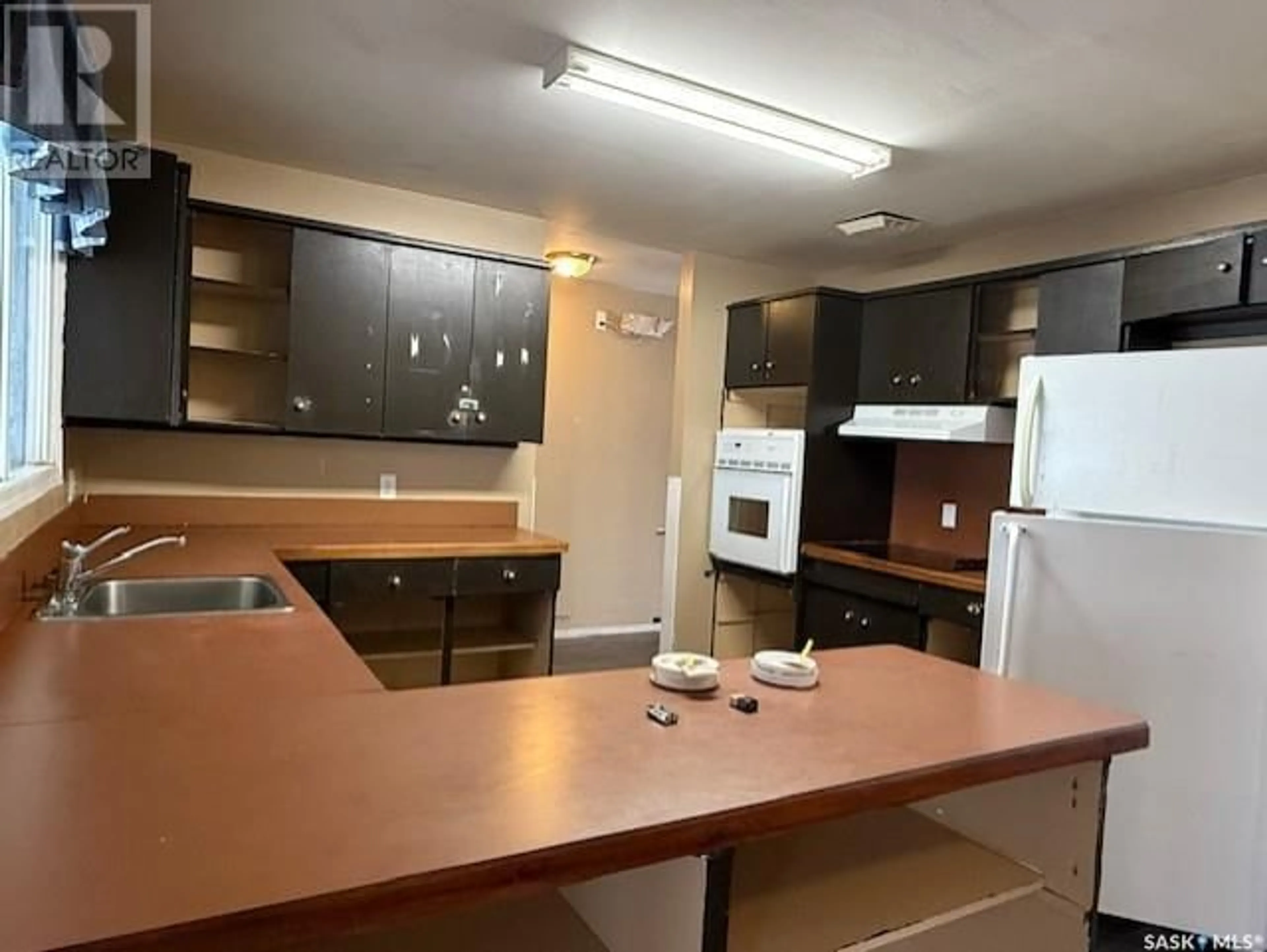 Standard kitchen, unknown for 345/349 3RD AVENUE, Melville Saskatchewan S0A2P0