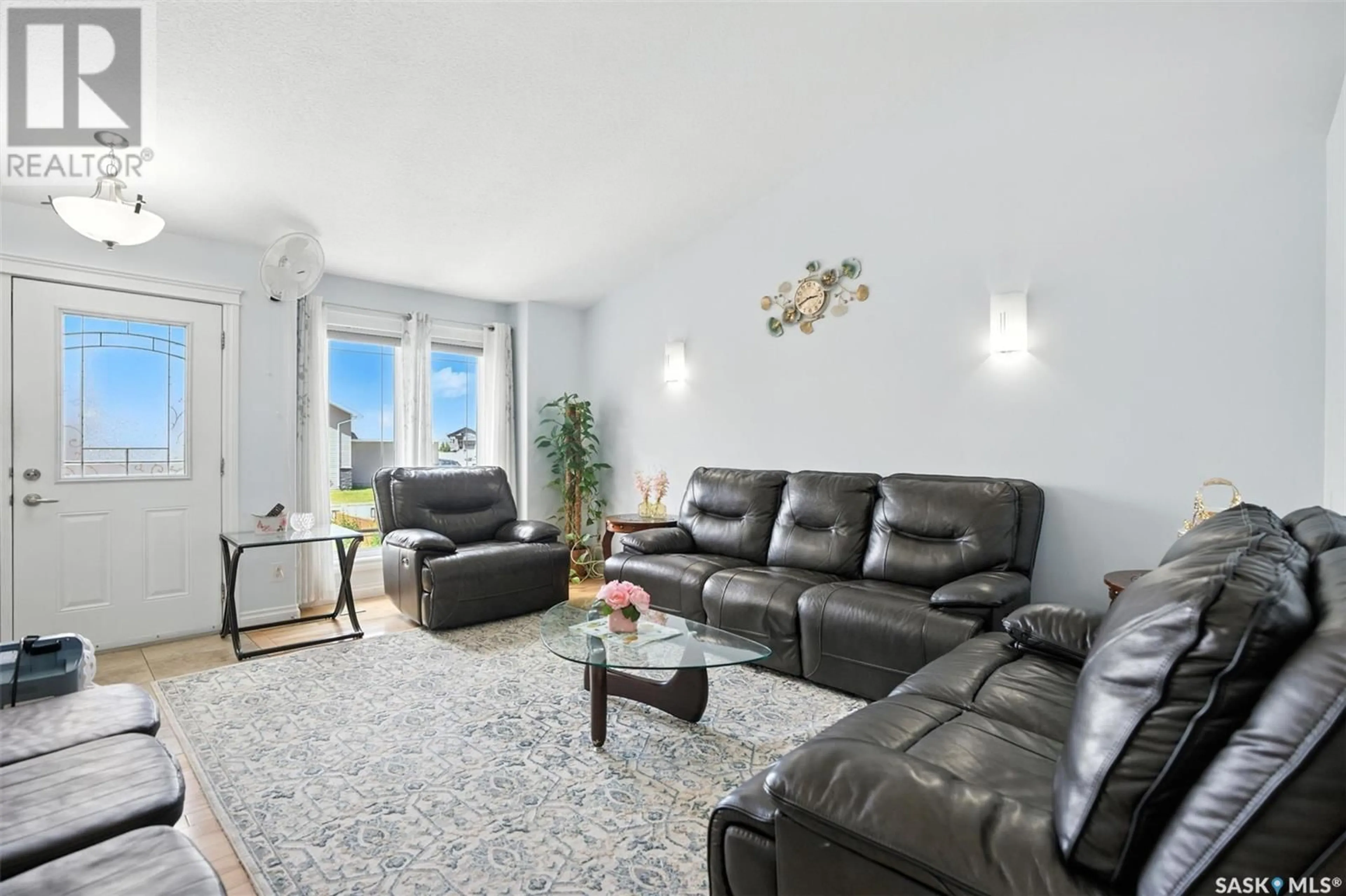Living room with furniture, unknown for 742 HARGREAVES CRESCENT, Saskatoon Saskatchewan S7R0H2