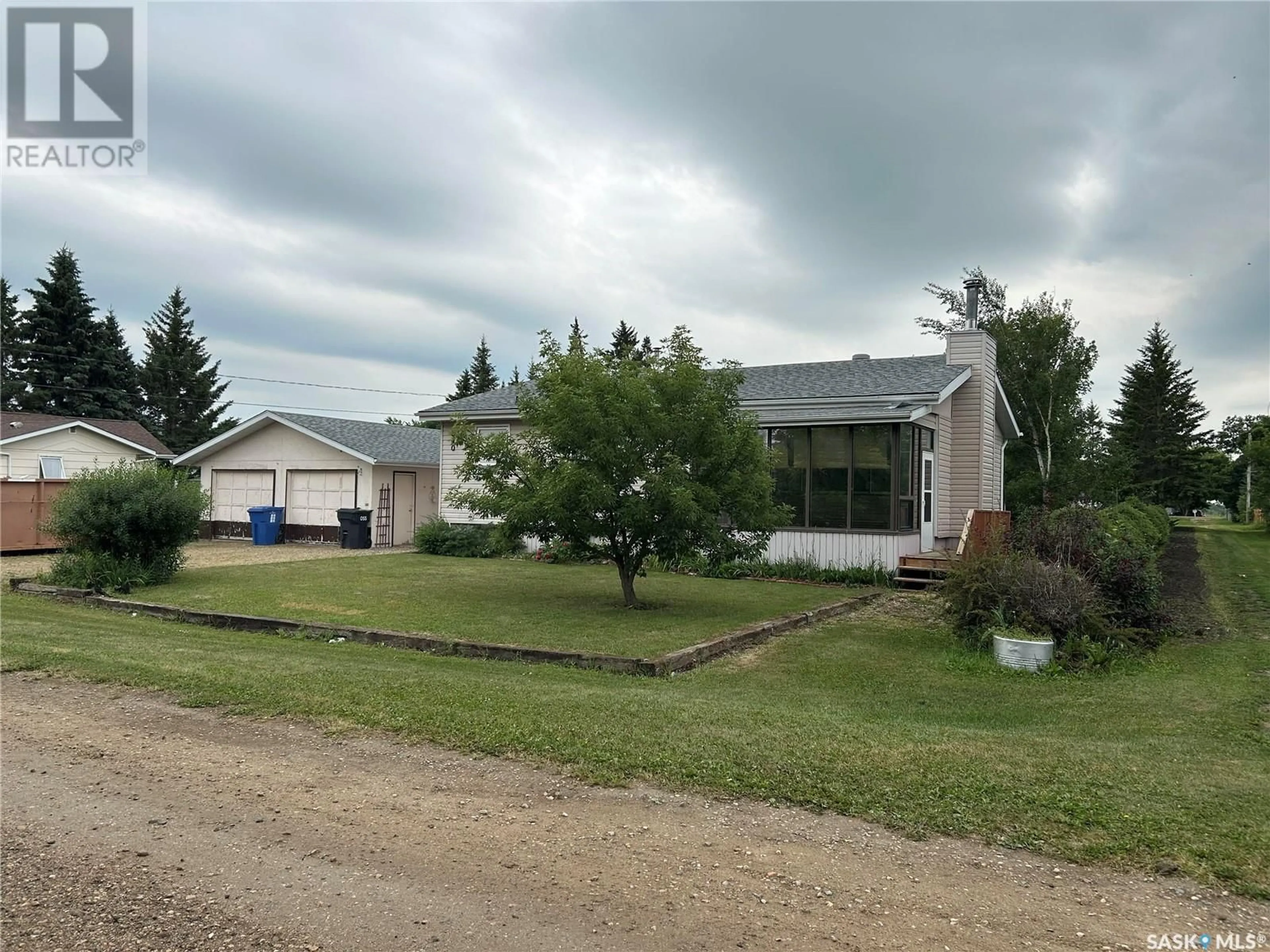 A pic from outside/outdoor area/front of a property/back of a property/a pic from drone, unknown for 810 ANDERSON AVENUE, Theodore Saskatchewan S0A4C0