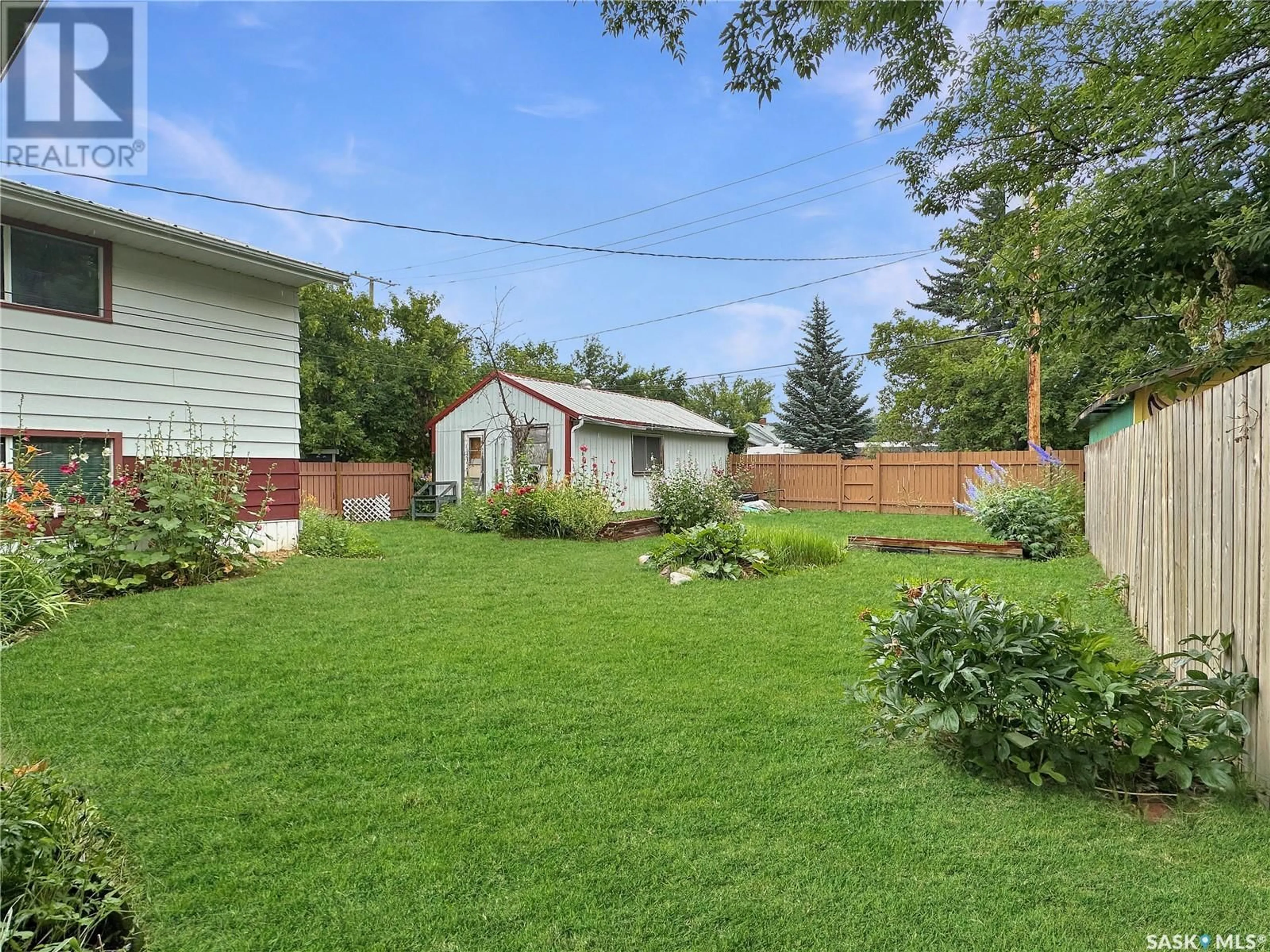 A pic from outside/outdoor area/front of a property/back of a property/a pic from drone, street for 255 BOUNDARY AVENUE, Fort Qu'Appelle Saskatchewan S0G1S0
