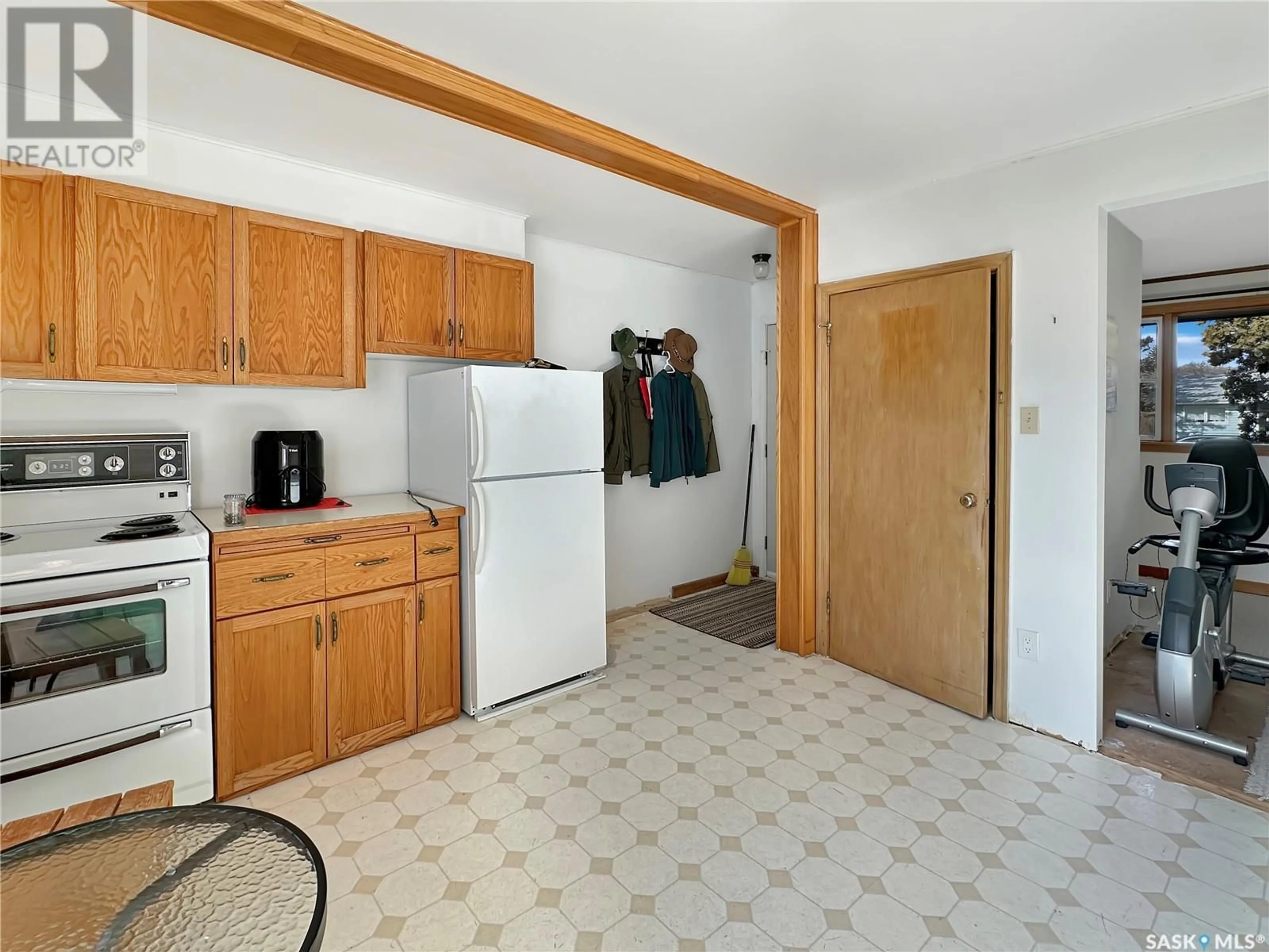 Standard kitchen, unknown for 255 BOUNDARY AVENUE, Fort Qu'Appelle Saskatchewan S0G1S0