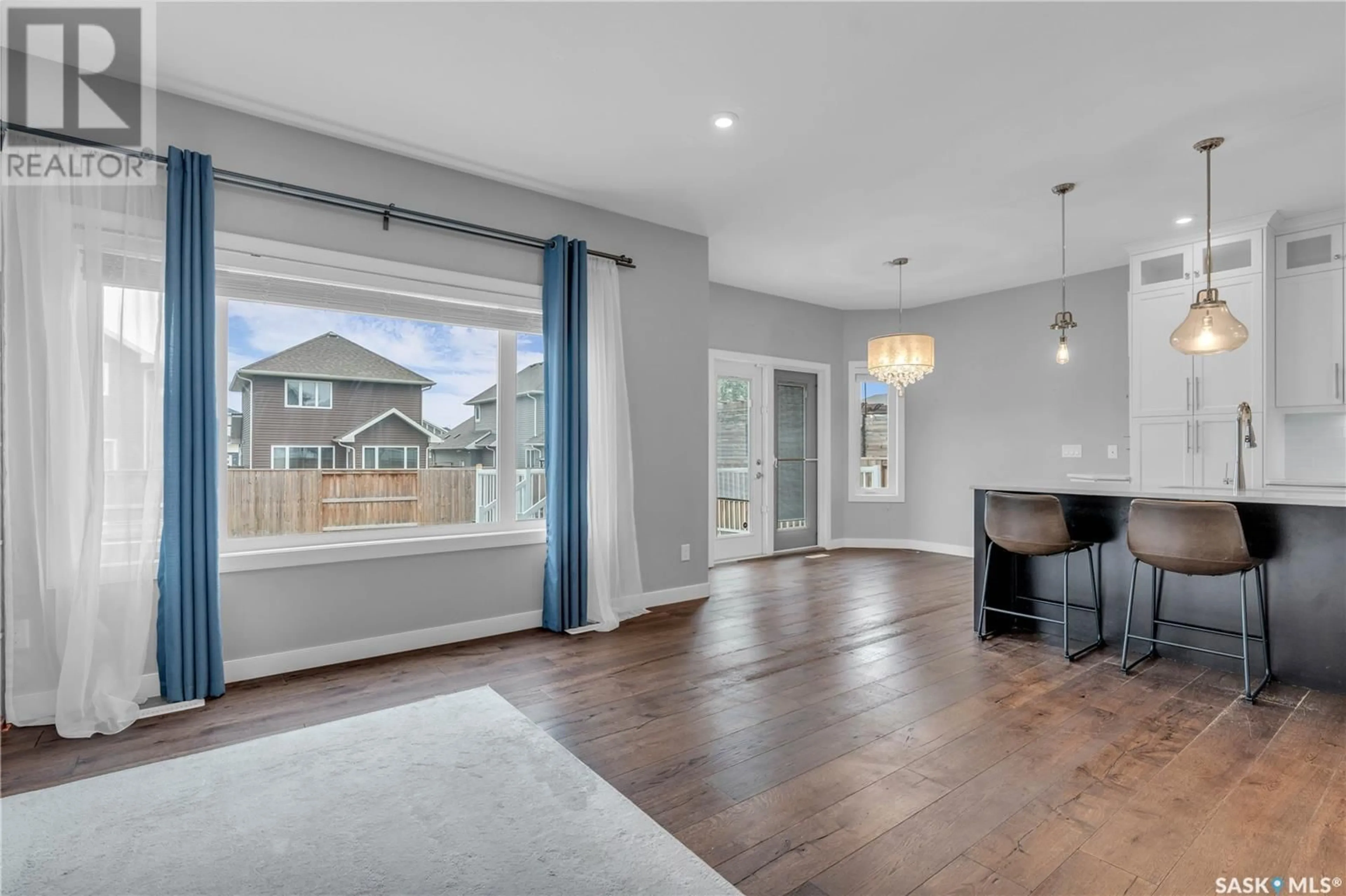 Unknown for 447 VELTKAMP CRESCENT, Saskatoon Saskatchewan S7T0E5