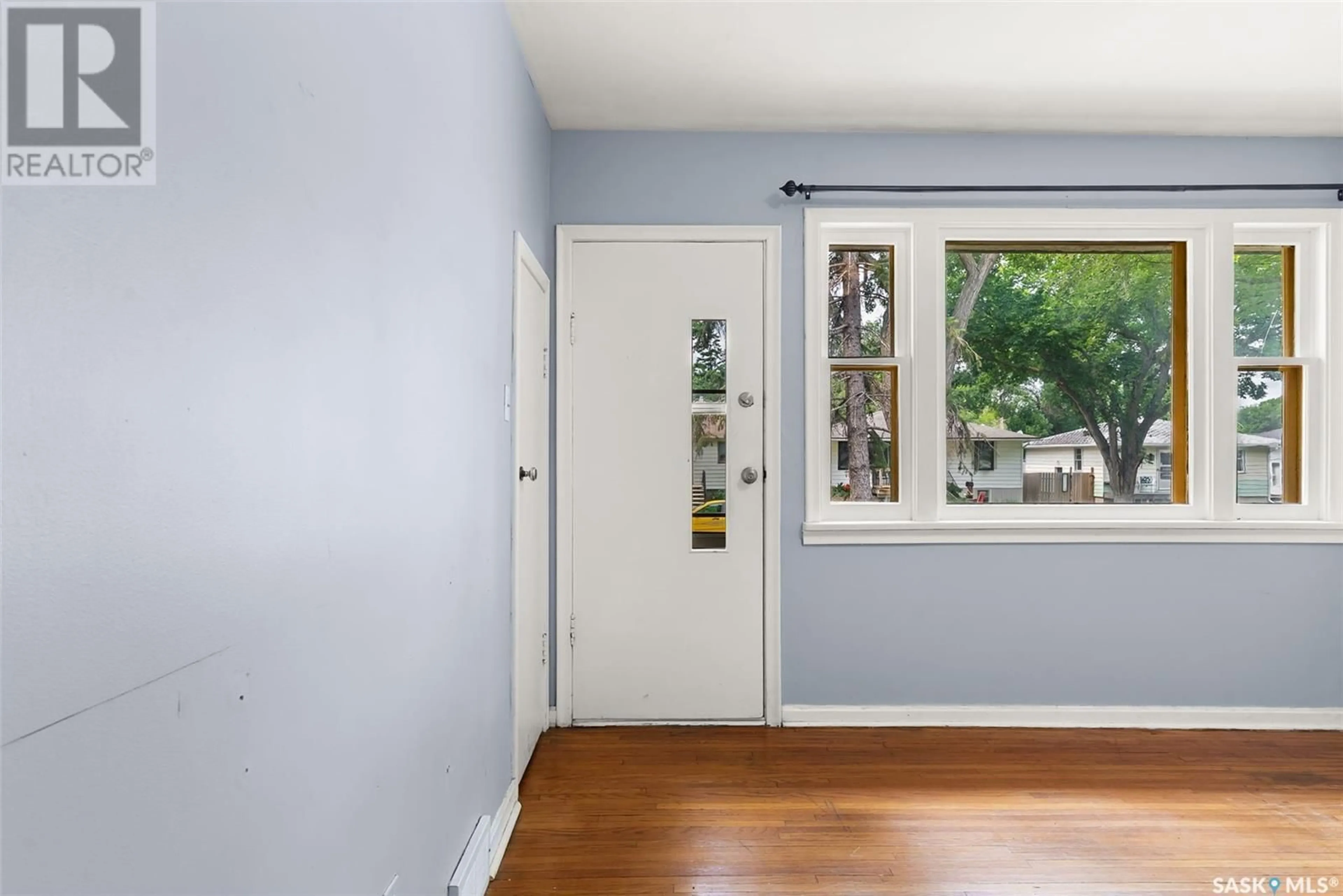 Indoor entryway for 1339 GREY STREET, Regina Saskatchewan S4T5H5