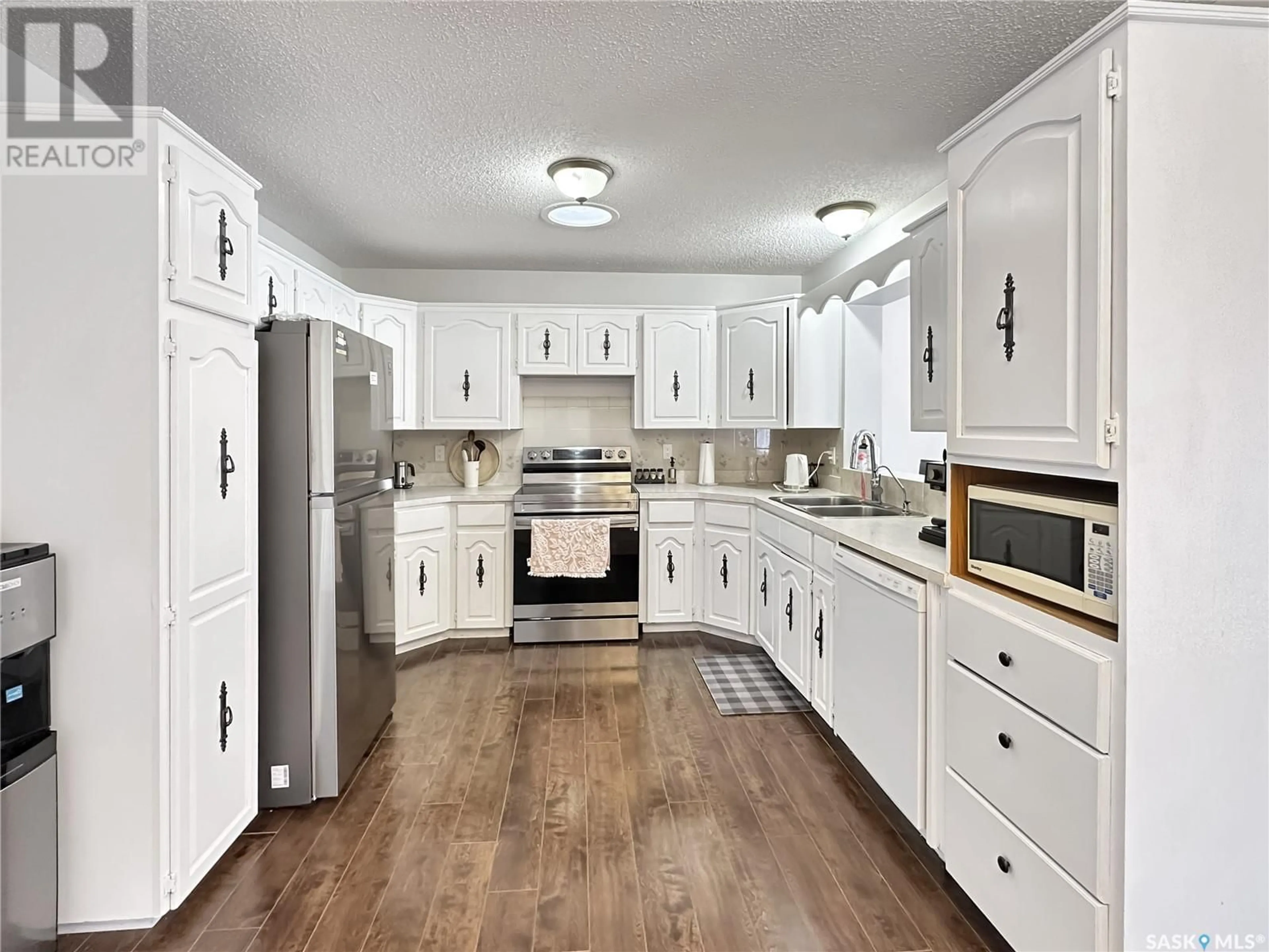 Open concept kitchen, unknown for 621 BROADWAY STREET, Fort Qu'Appelle Saskatchewan S0G1S0