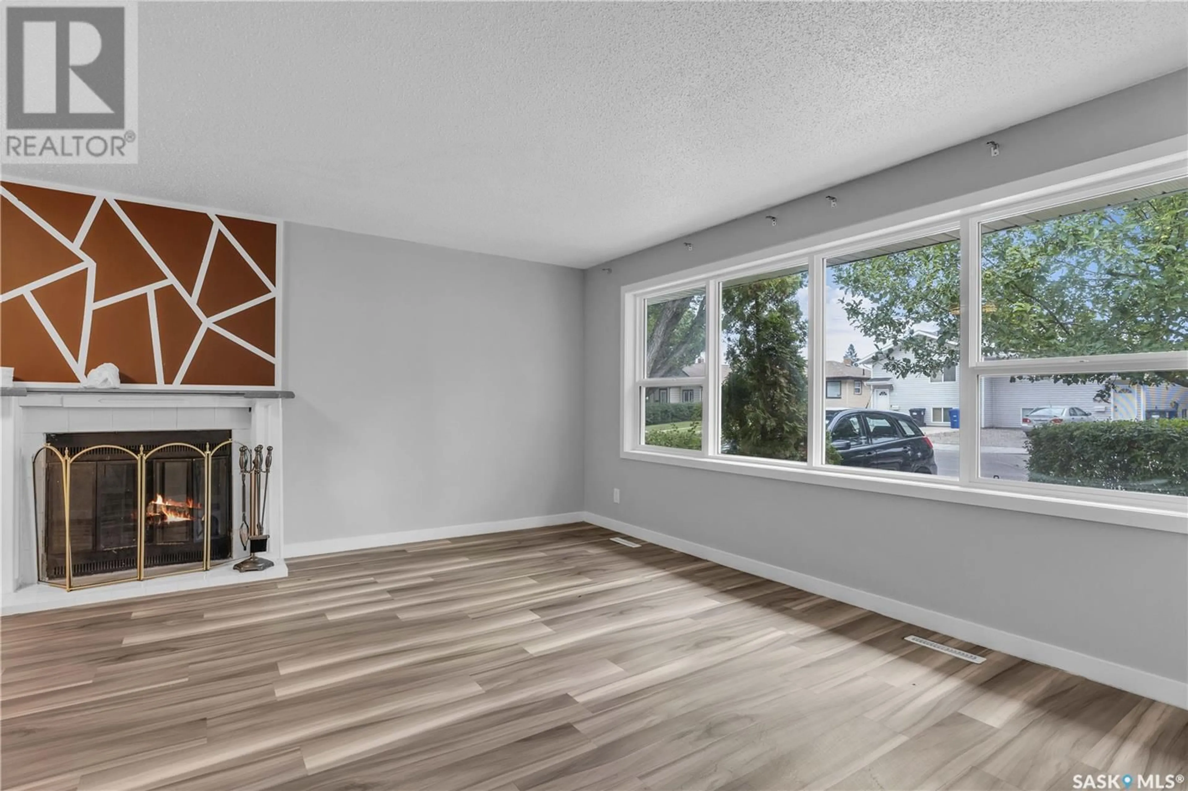 Unknown for 1721 E AVENUE N, Saskatoon Saskatchewan S7L1V3