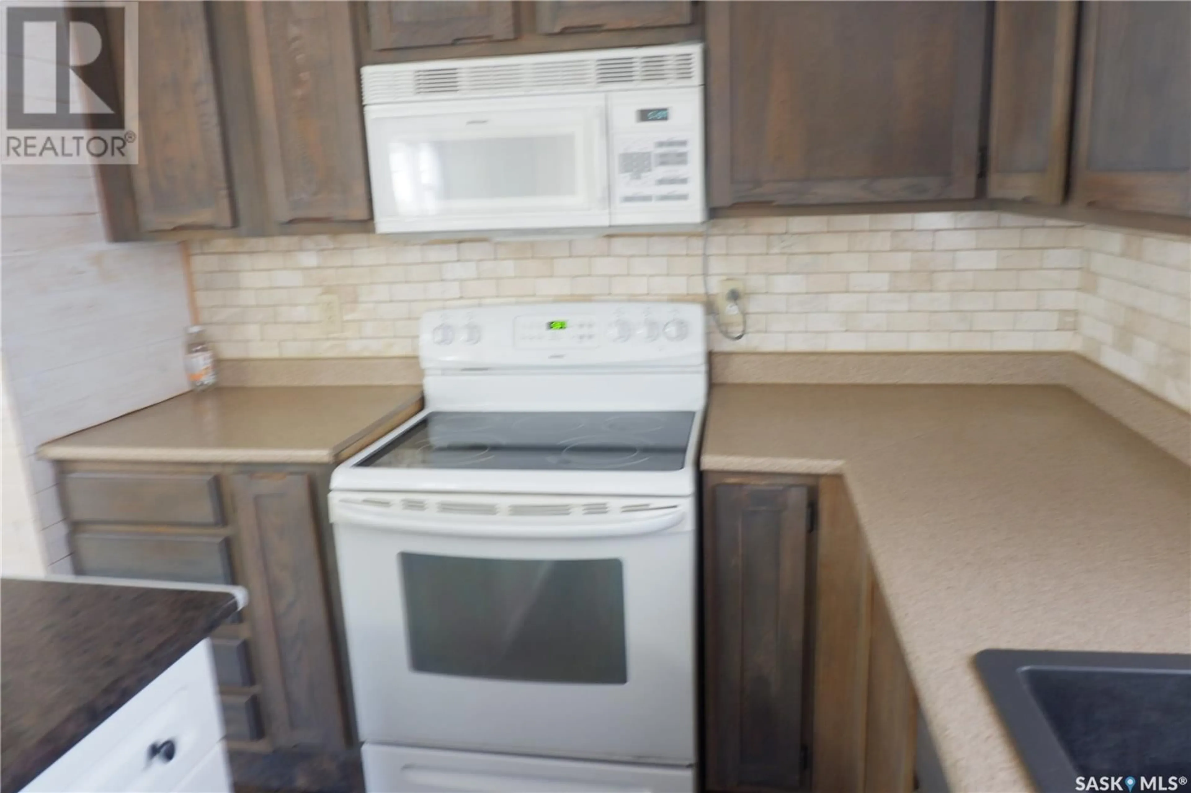 Standard kitchen, unknown for 67 SUNRISE ESTATES, Assiniboia Saskatchewan S0H0B0