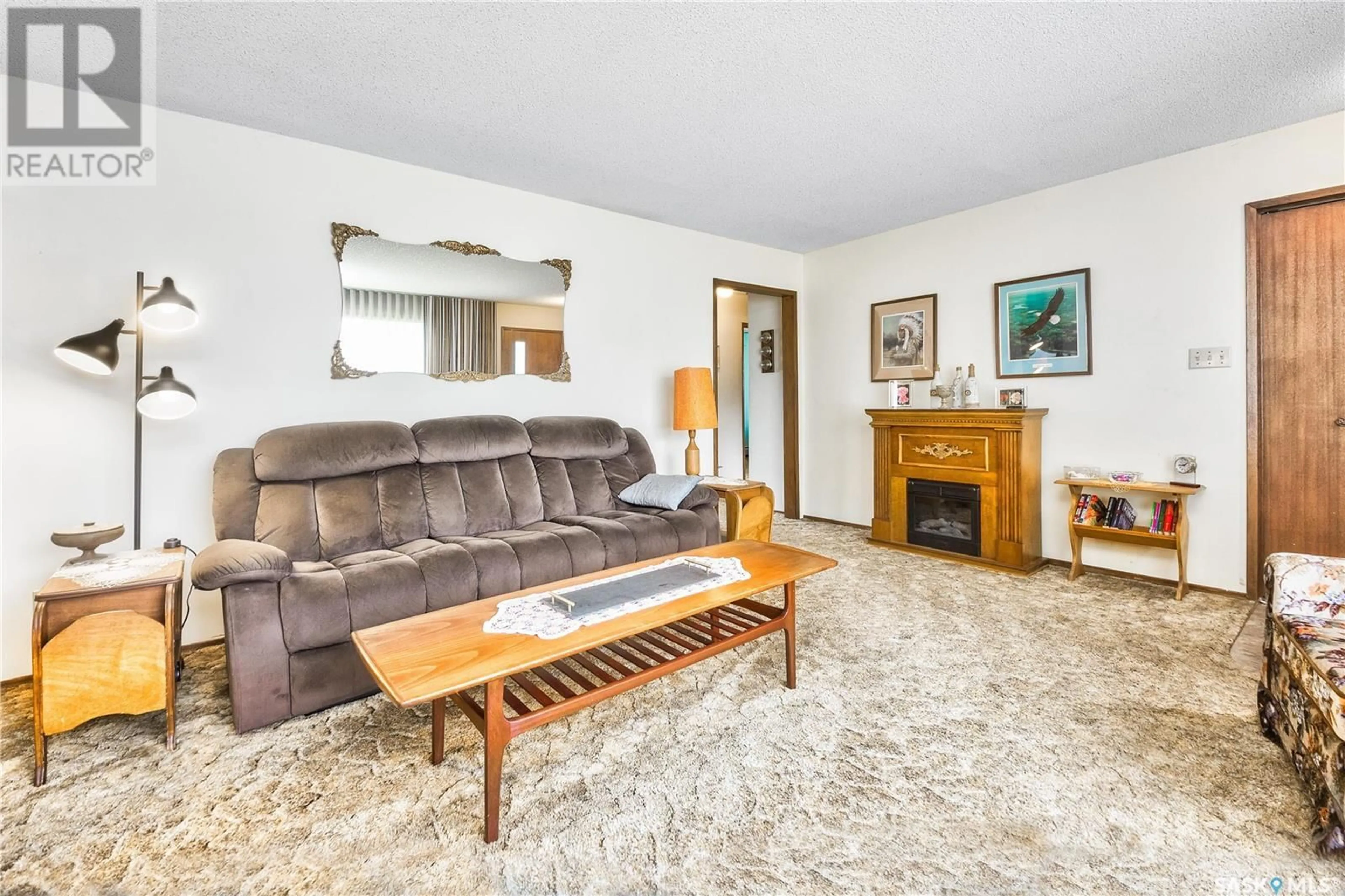 Living room with furniture, unknown for 262 19TH AVENUE, Buckland Rm No. 491 Saskatchewan S6V5R3