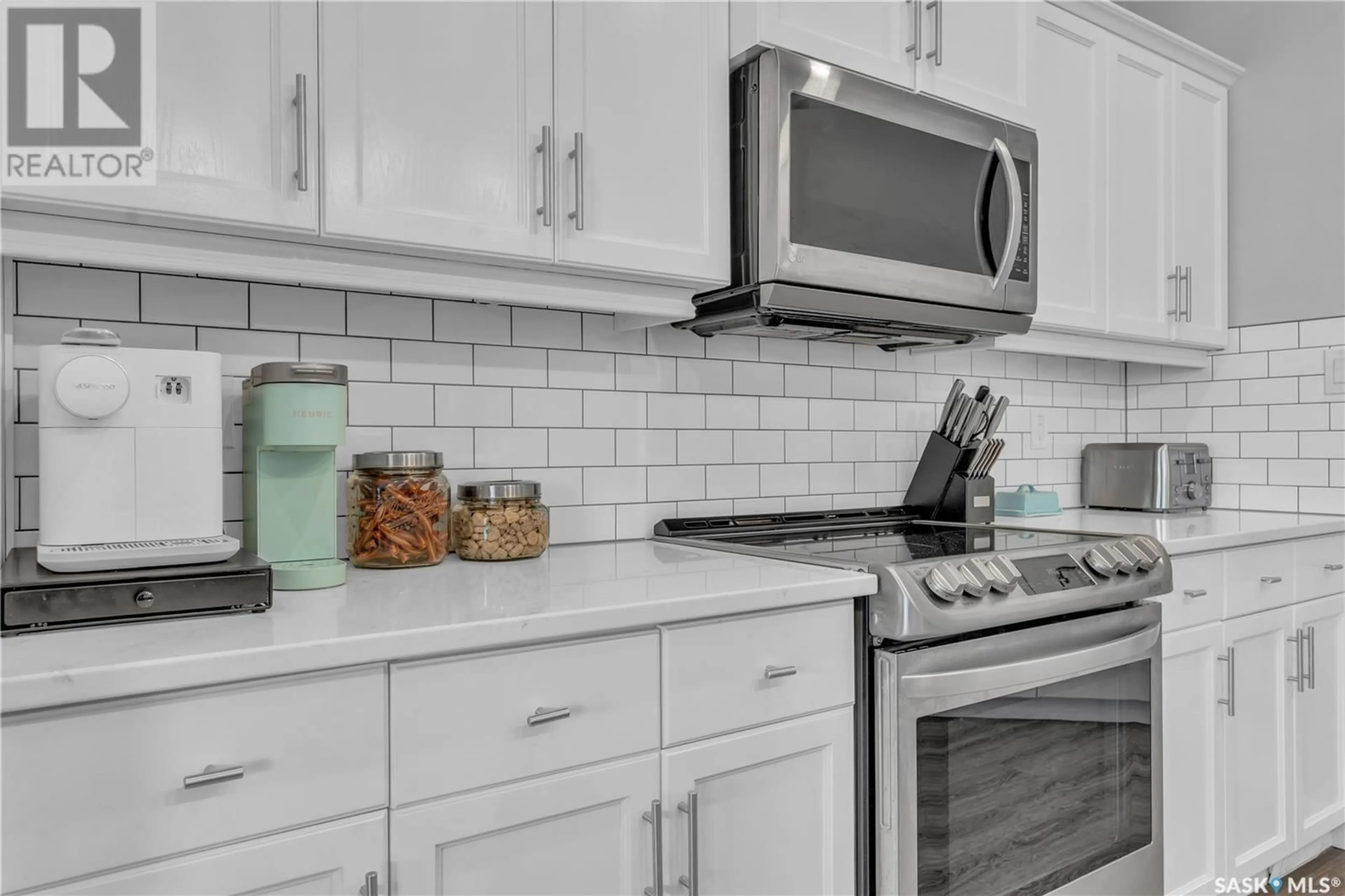 Standard kitchen, ceramic/tile floor for 4707 TAYLOR CRESCENT, Regina Saskatchewan S4X4T6