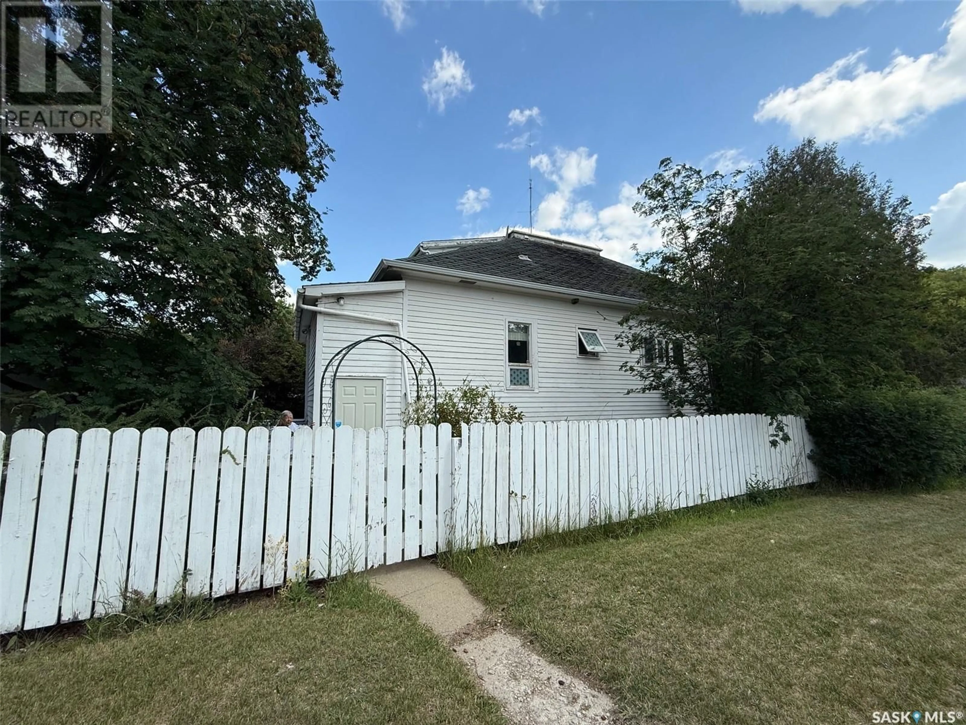 Unknown for 1401 107TH STREET, North Battleford Saskatchewan S9A1Z8