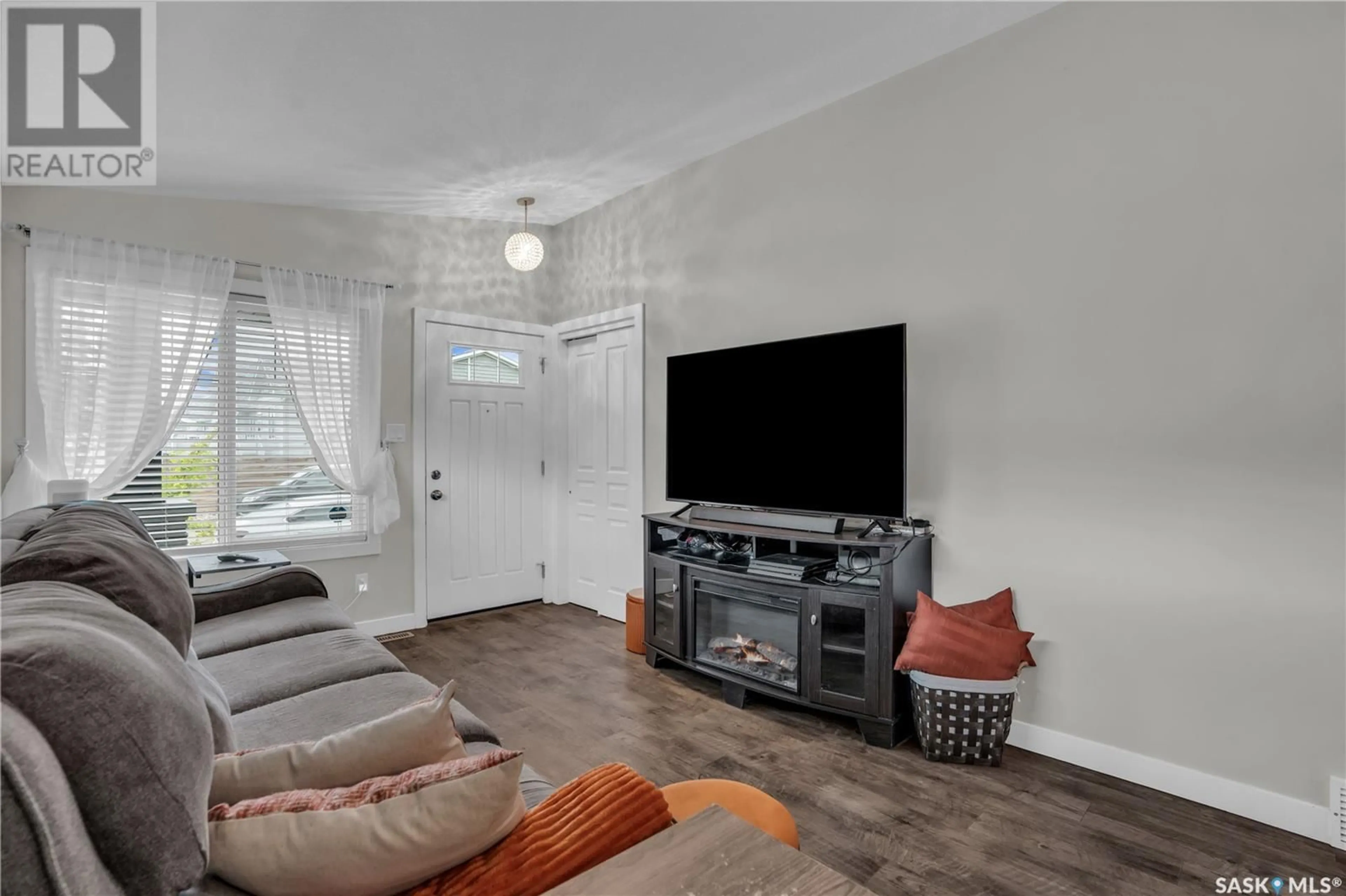 Living room with furniture, unknown for 5413 CAMPLING AVENUE, Regina Saskatchewan S4W0L5