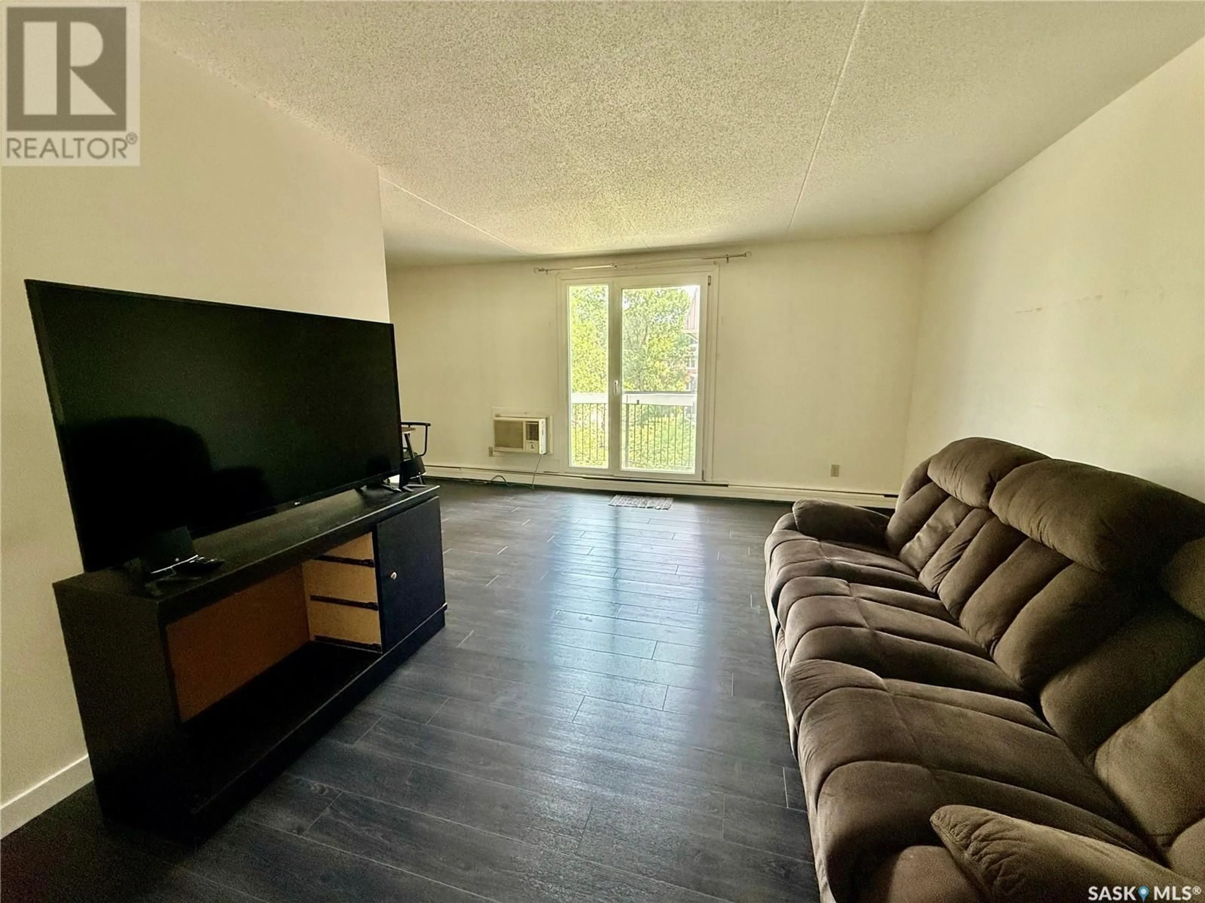 A pic of a room for 15 - 33 CENTENNIAL STREET, Regina Saskatchewan S4S6K7