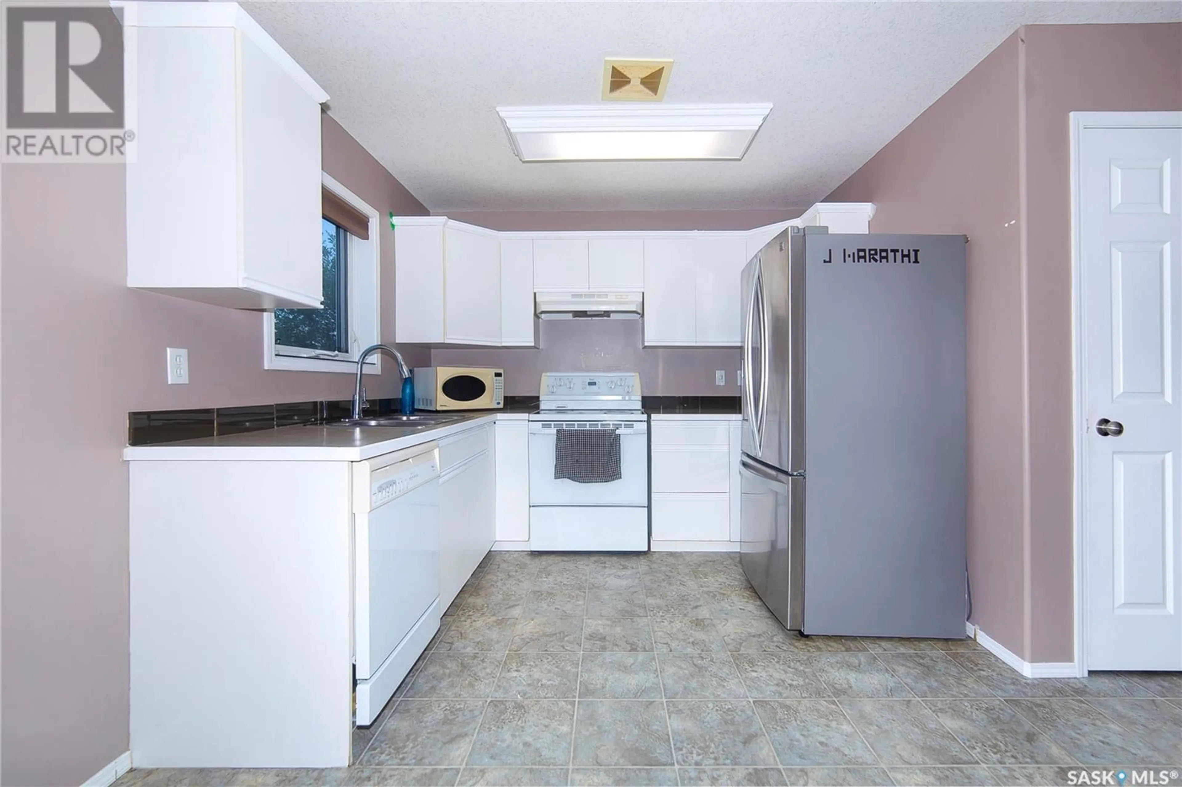 Standard kitchen, unknown for 359 RUTHERFORD CRESCENT, Saskatoon Saskatchewan S7N4X8