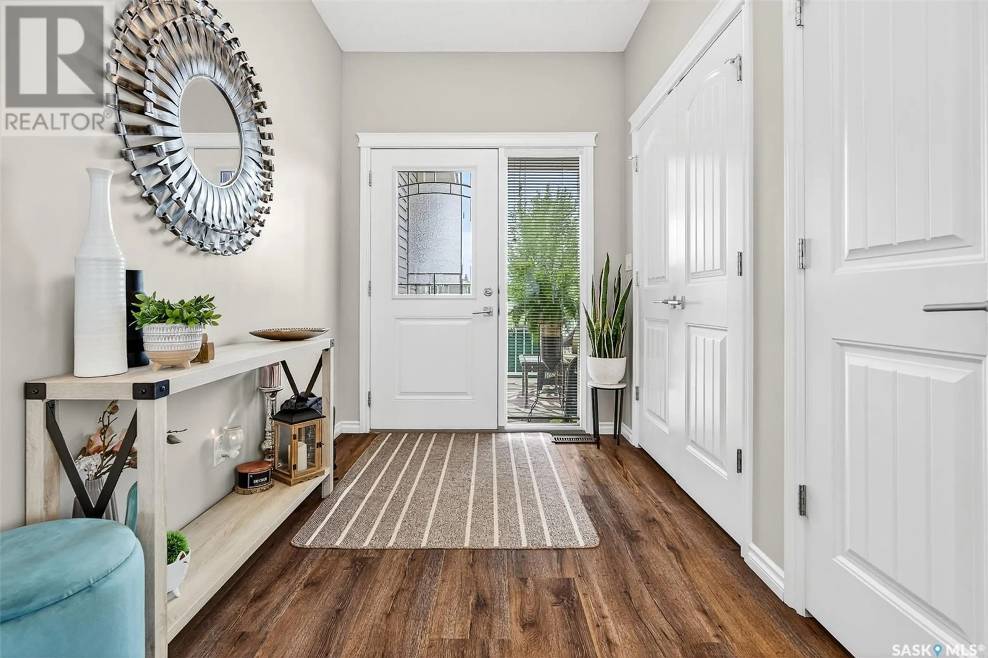 Indoor entryway for 1015 - 504 BRADLEY STREET, Moose Jaw Saskatchewan S6H5Y4