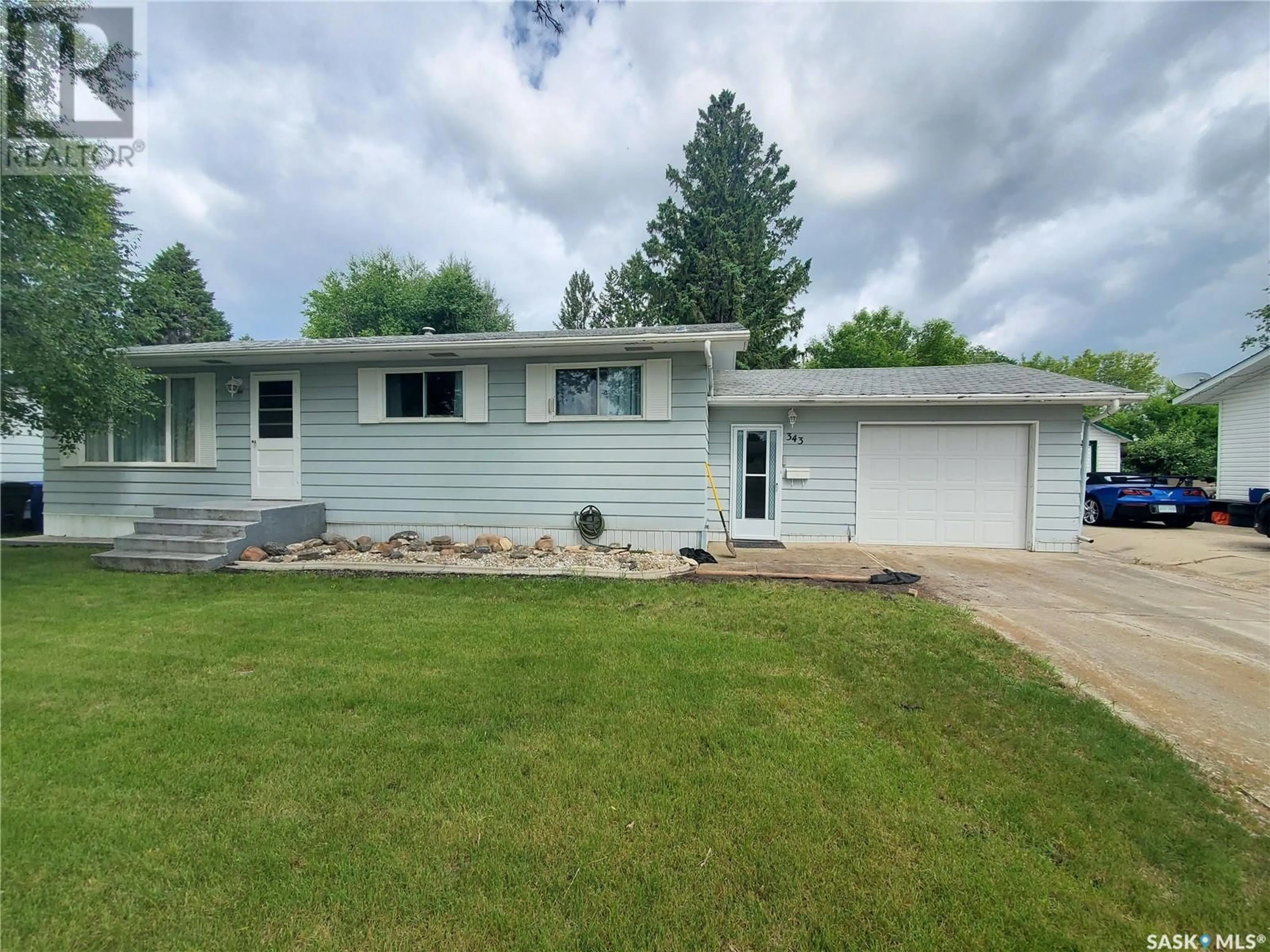 Home with vinyl exterior material, street for 343 NICHOLAS STREET, Kamsack Saskatchewan S0A1S0
