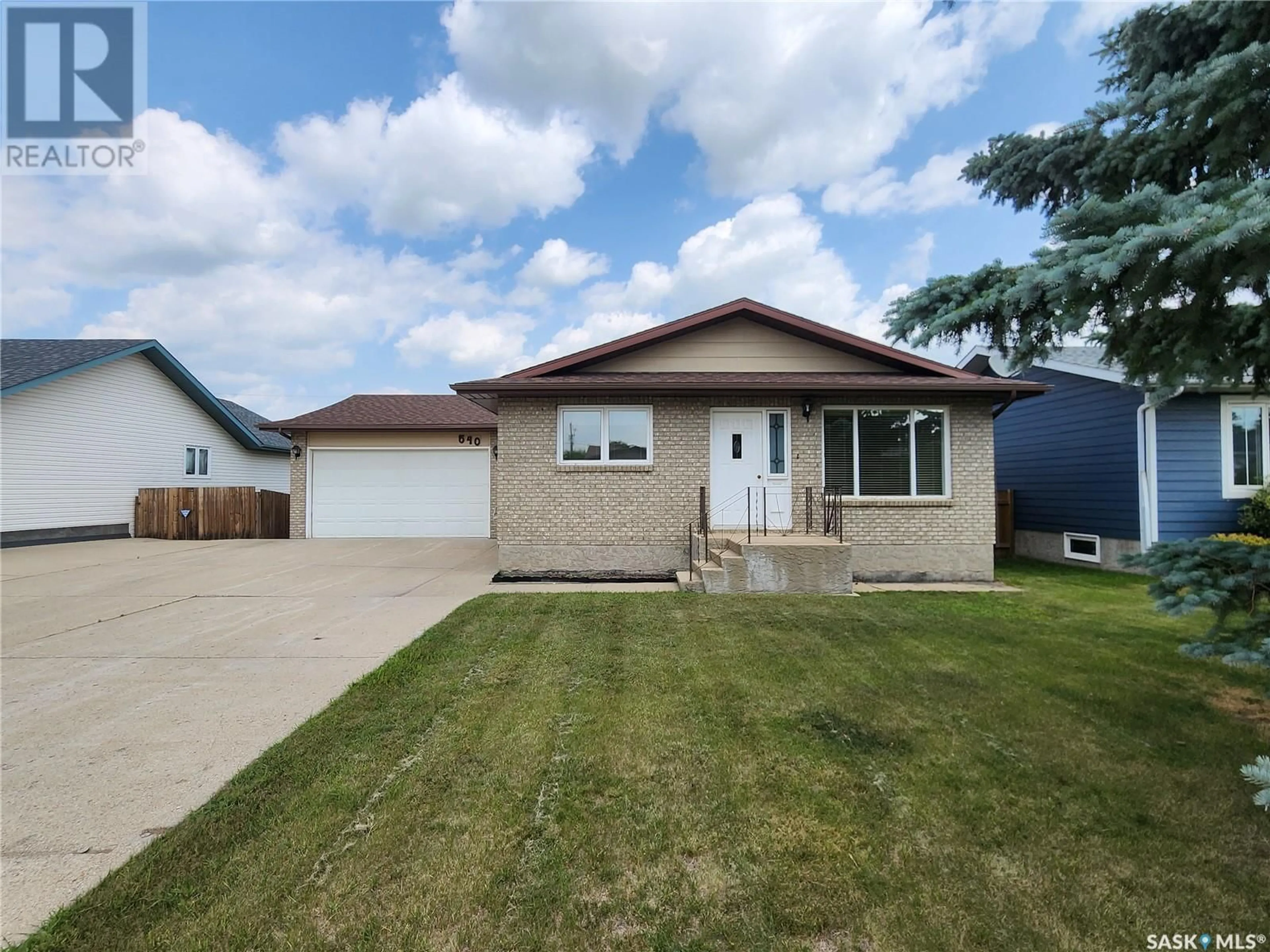 Home with vinyl exterior material, street for 540 10TH AVENUE, Melville Saskatchewan S0A2P0
