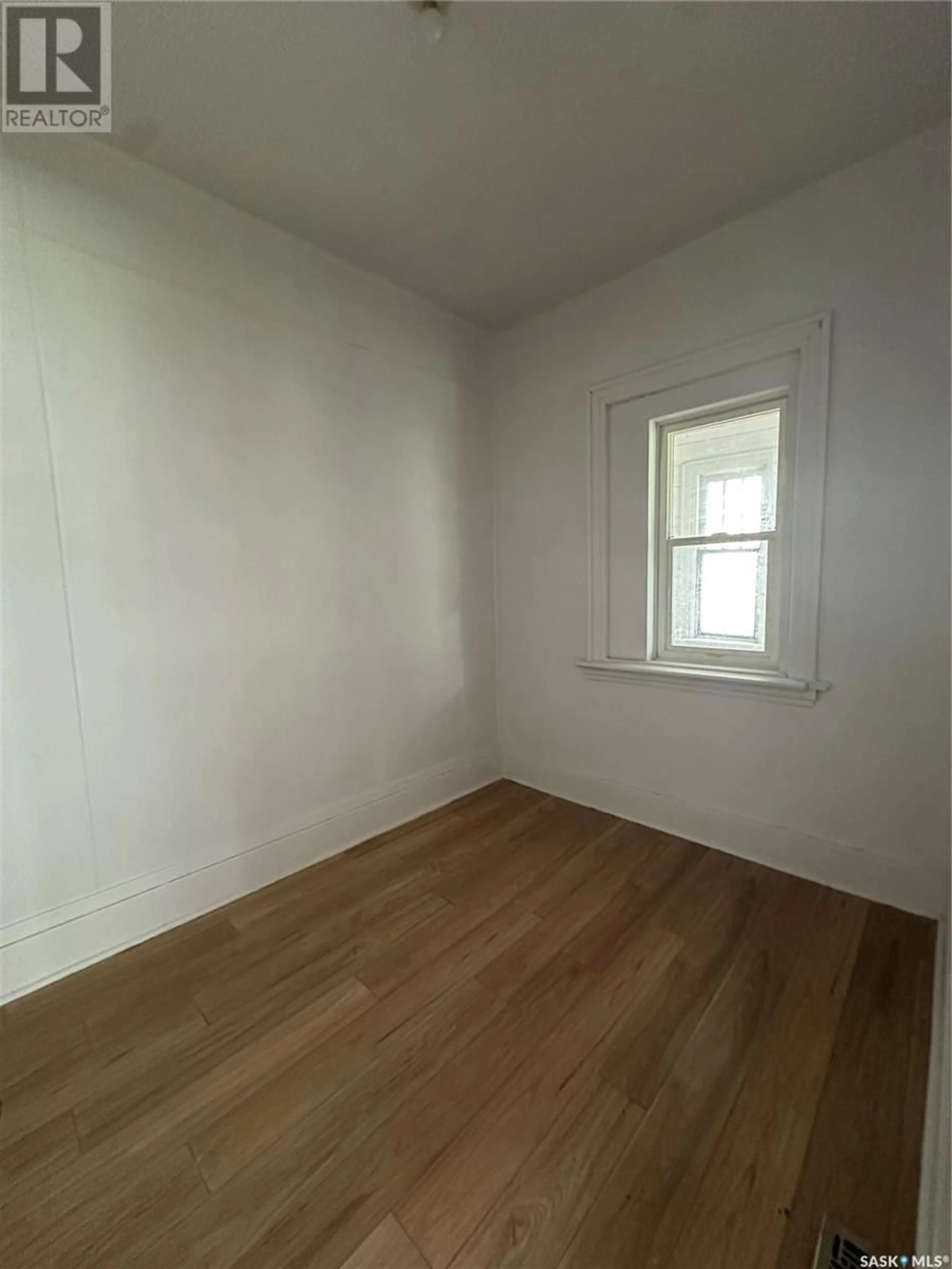 A pic of a room for 127 S AVENUE S, Saskatoon Saskatchewan S7M2Z7