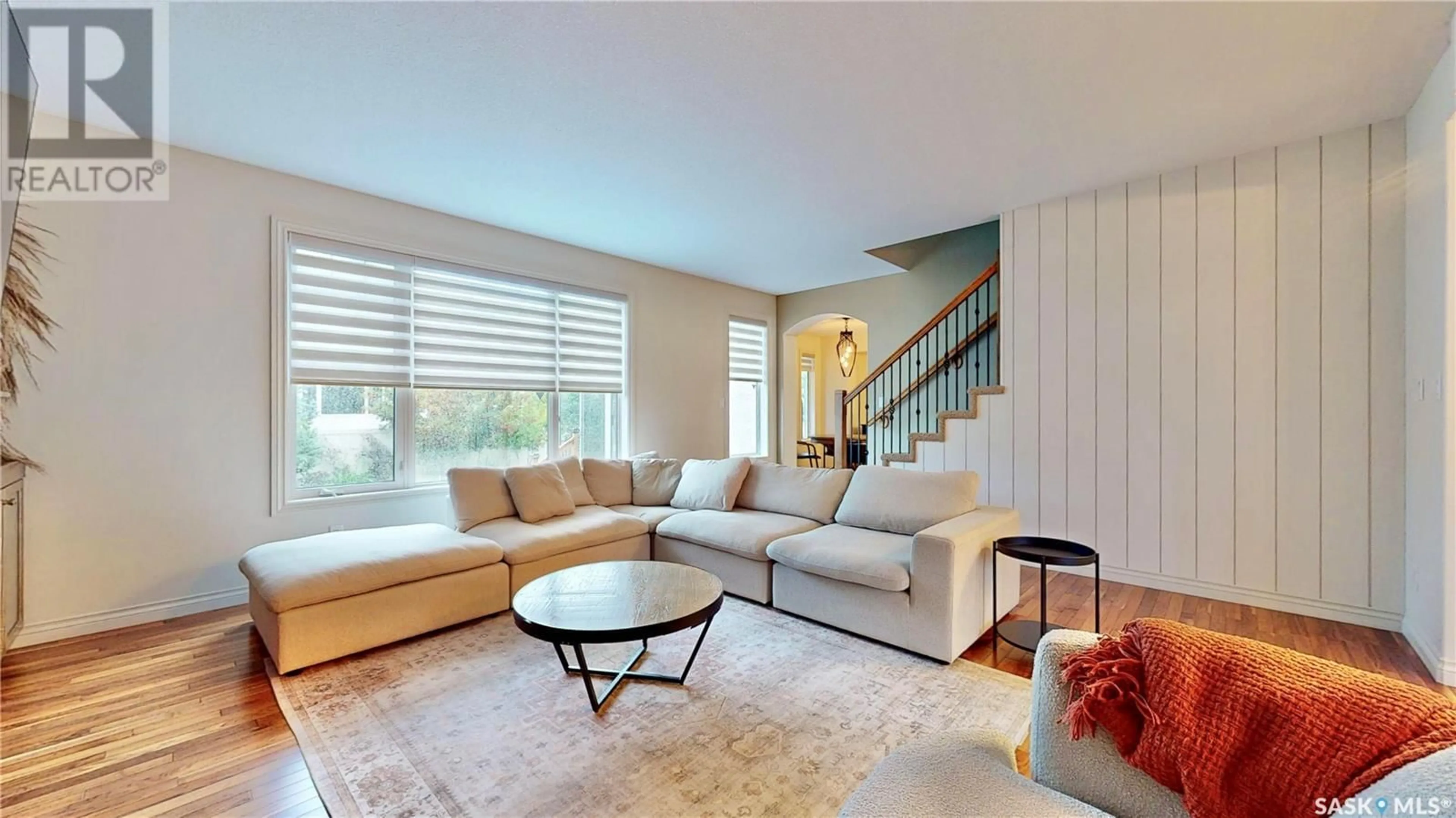 Living room with furniture, unknown for 8322 WASCANA GARDENS WAY, Regina Saskatchewan S4V1E9