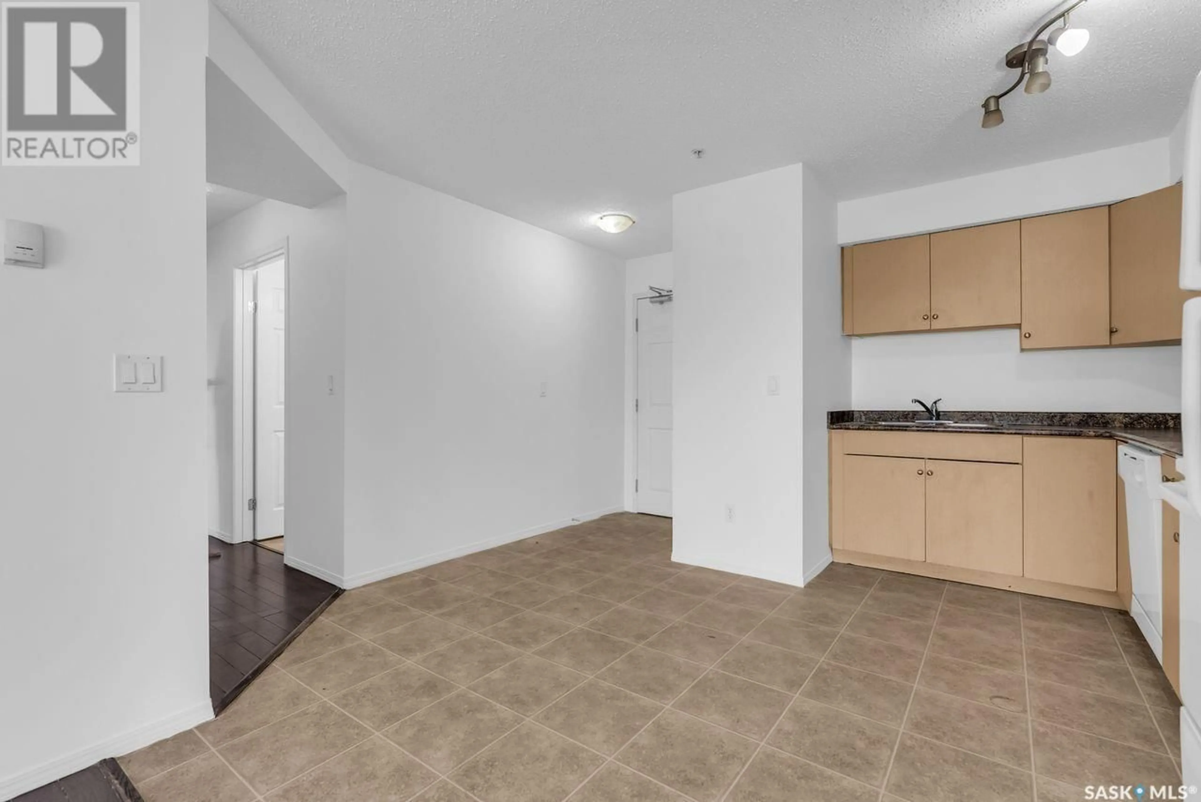 Standard kitchen, floor is not visible for 103 - 303 LOWE ROAD, Saskatoon Saskatchewan S7S1P2
