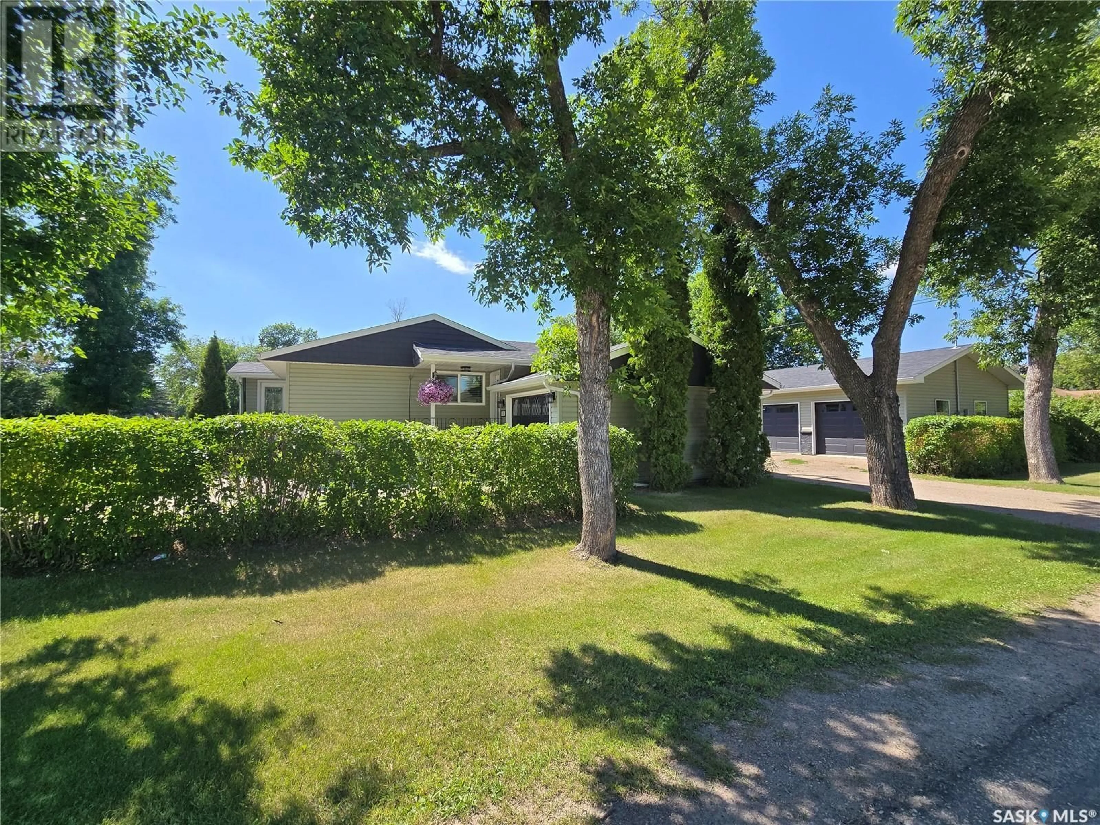 A pic from outside/outdoor area/front of a property/back of a property/a pic from drone, street for 708 WOLSELEY AVENUE, Grenfell Saskatchewan S0G2B0