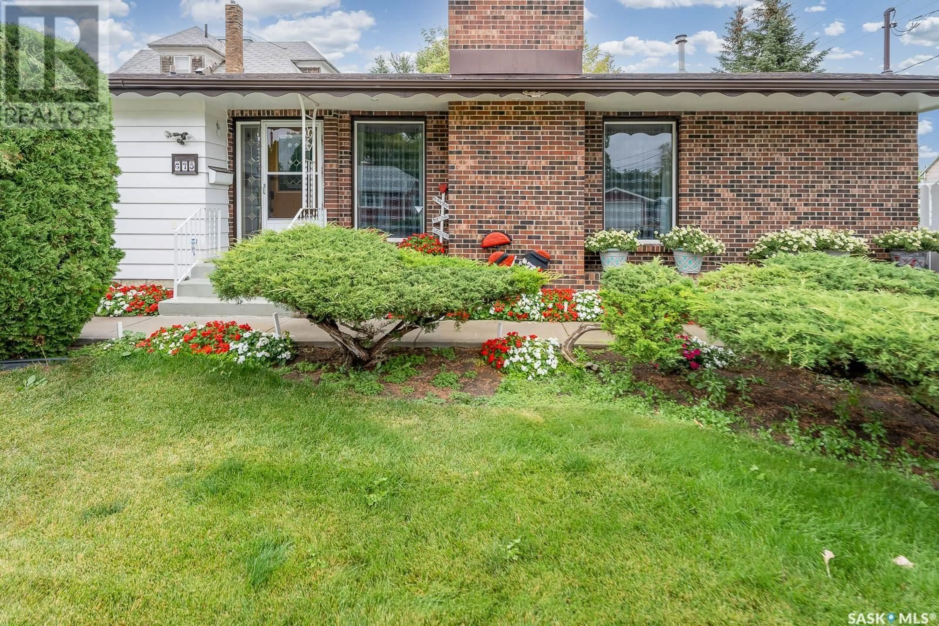 Patio, unknown for 675 2ND AVENUE, Moose Jaw Saskatchewan S6H6W8